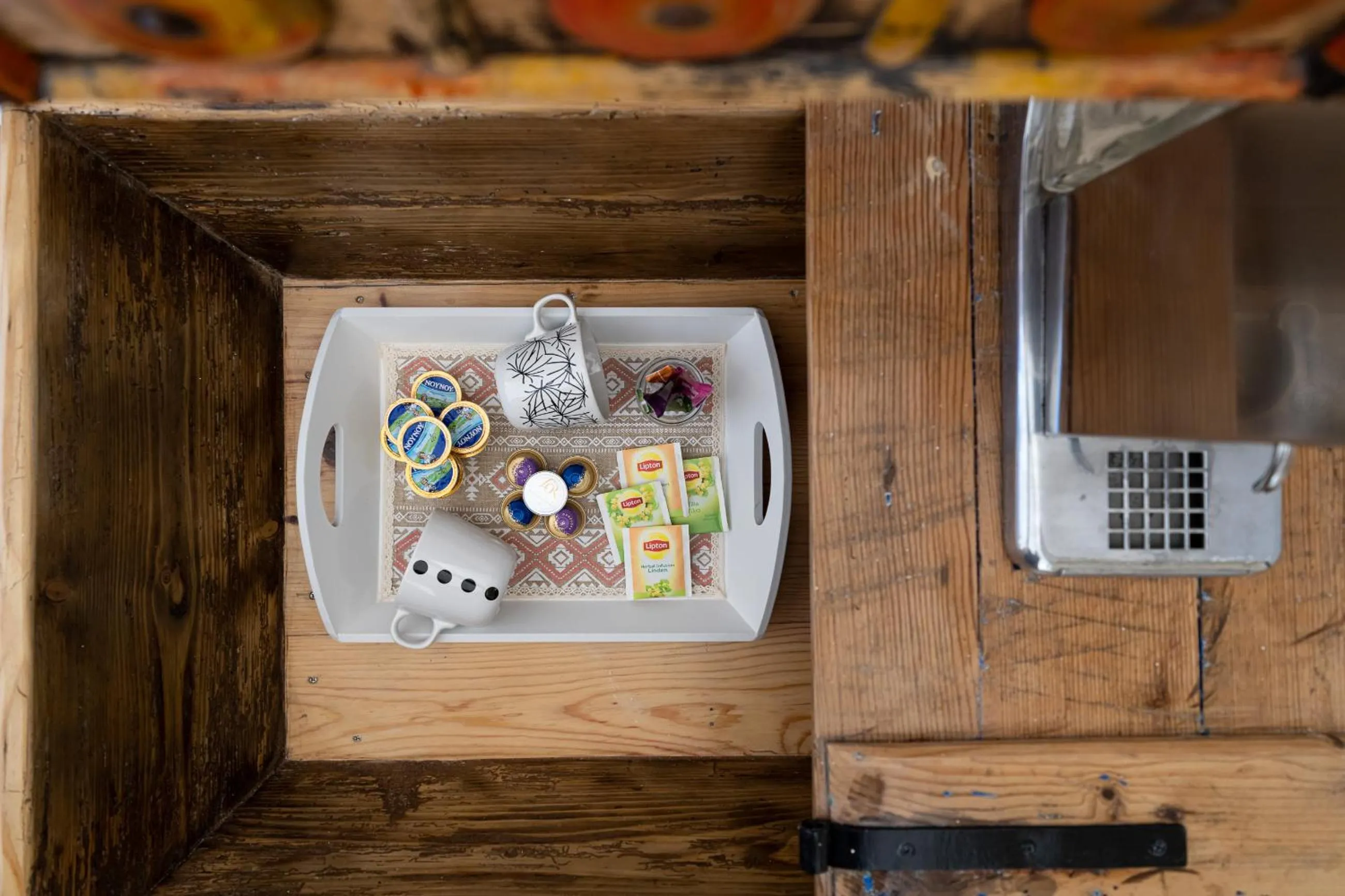 Coffee/tea facilities in Nalas Suites