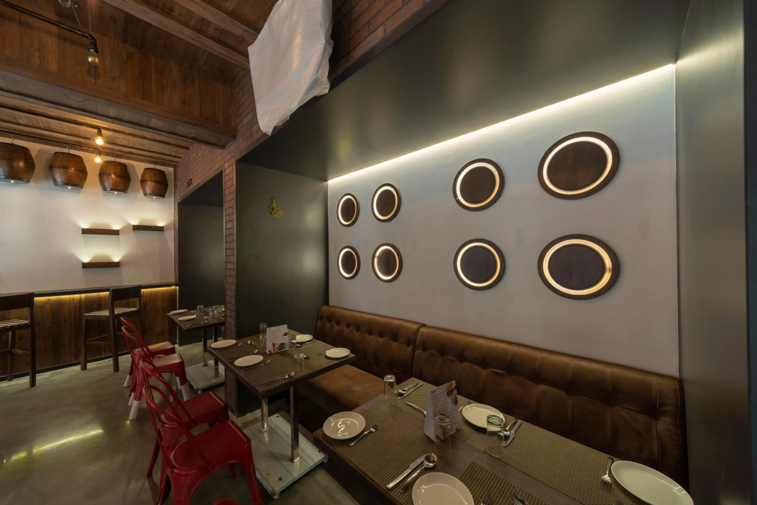 Restaurant/places to eat in ICON Boutique by Bhagini