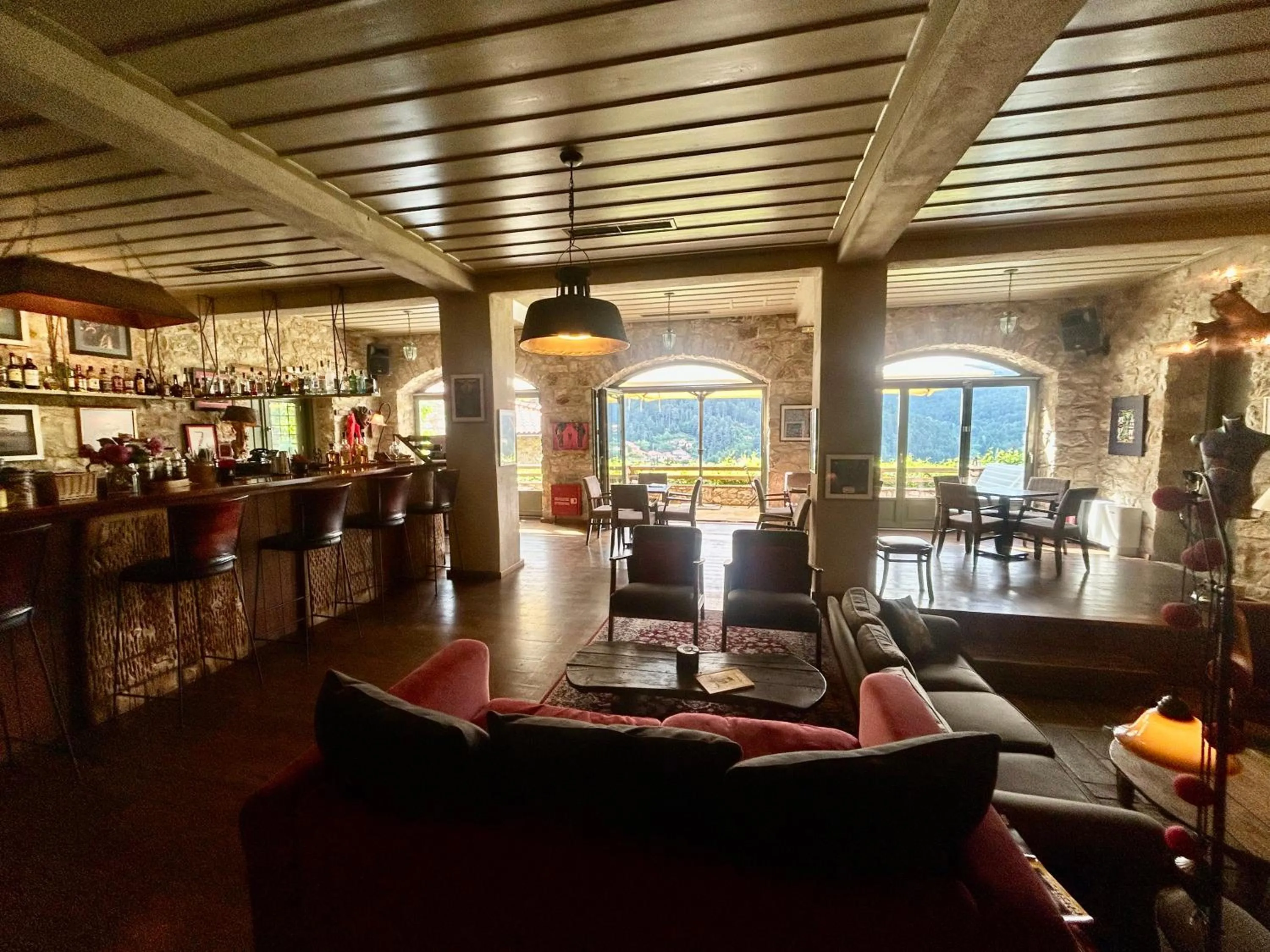 Restaurant/places to eat in Pritanio