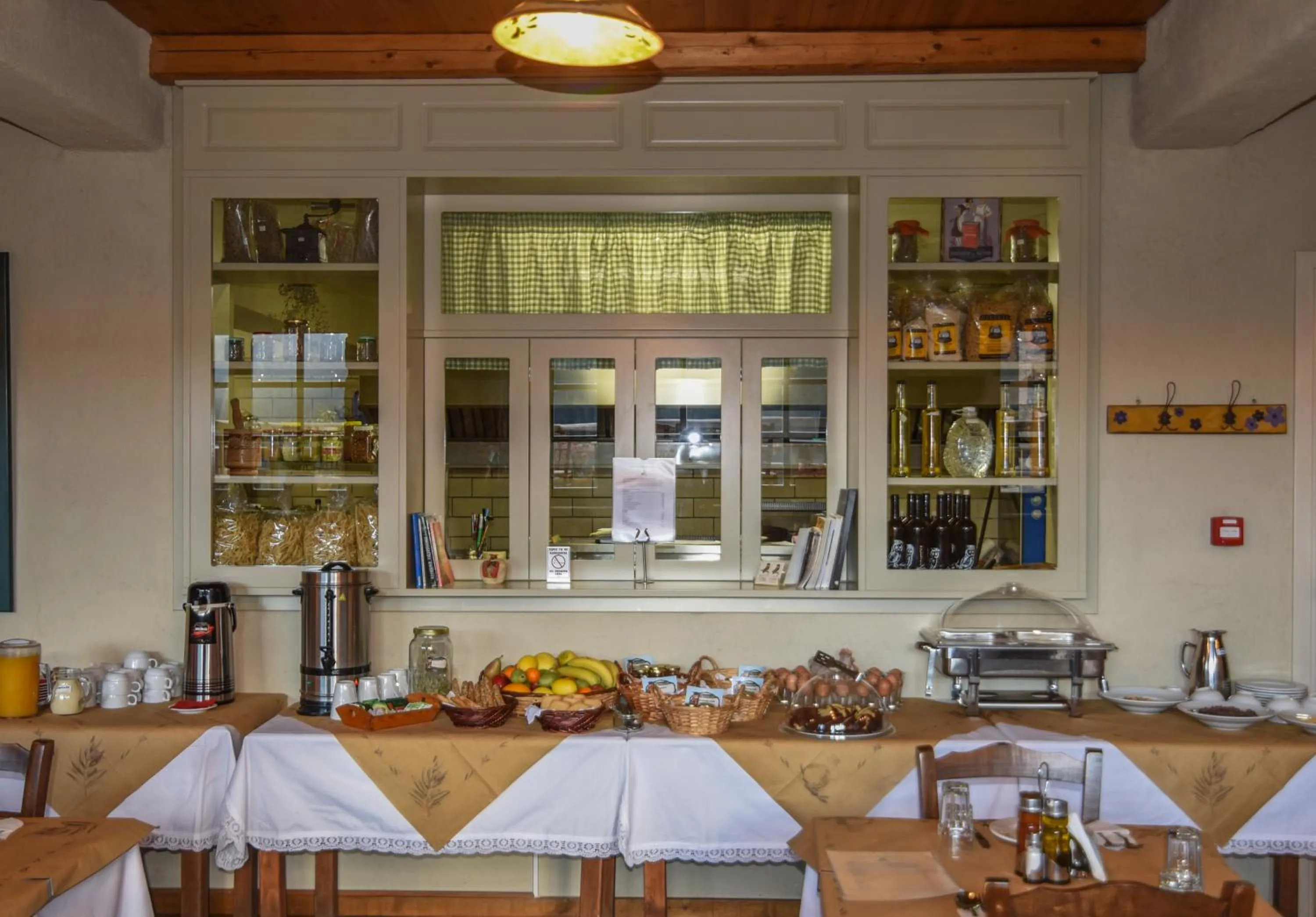 Buffet breakfast in Pritanio