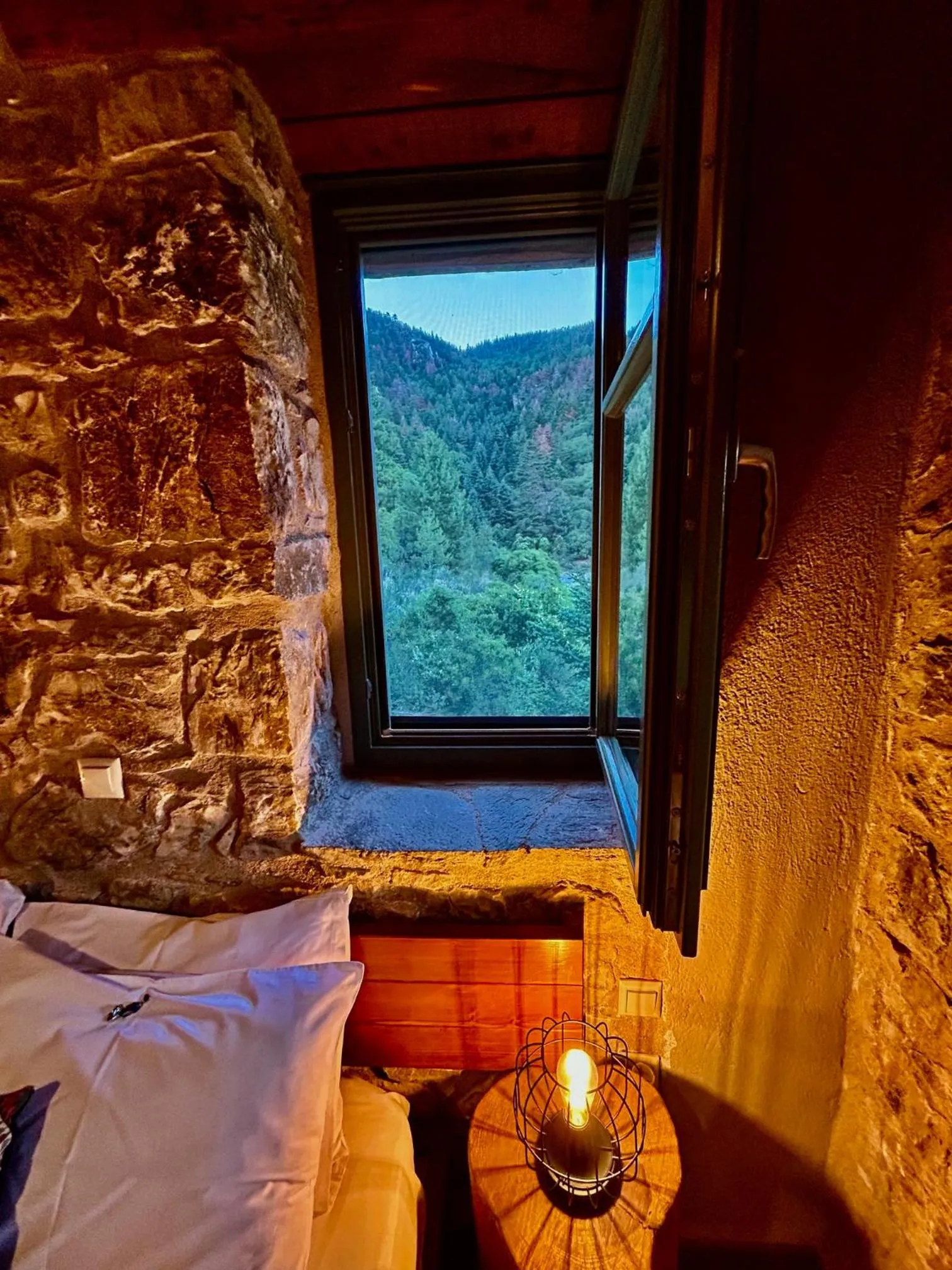 Bedroom, Bed in Pritanio