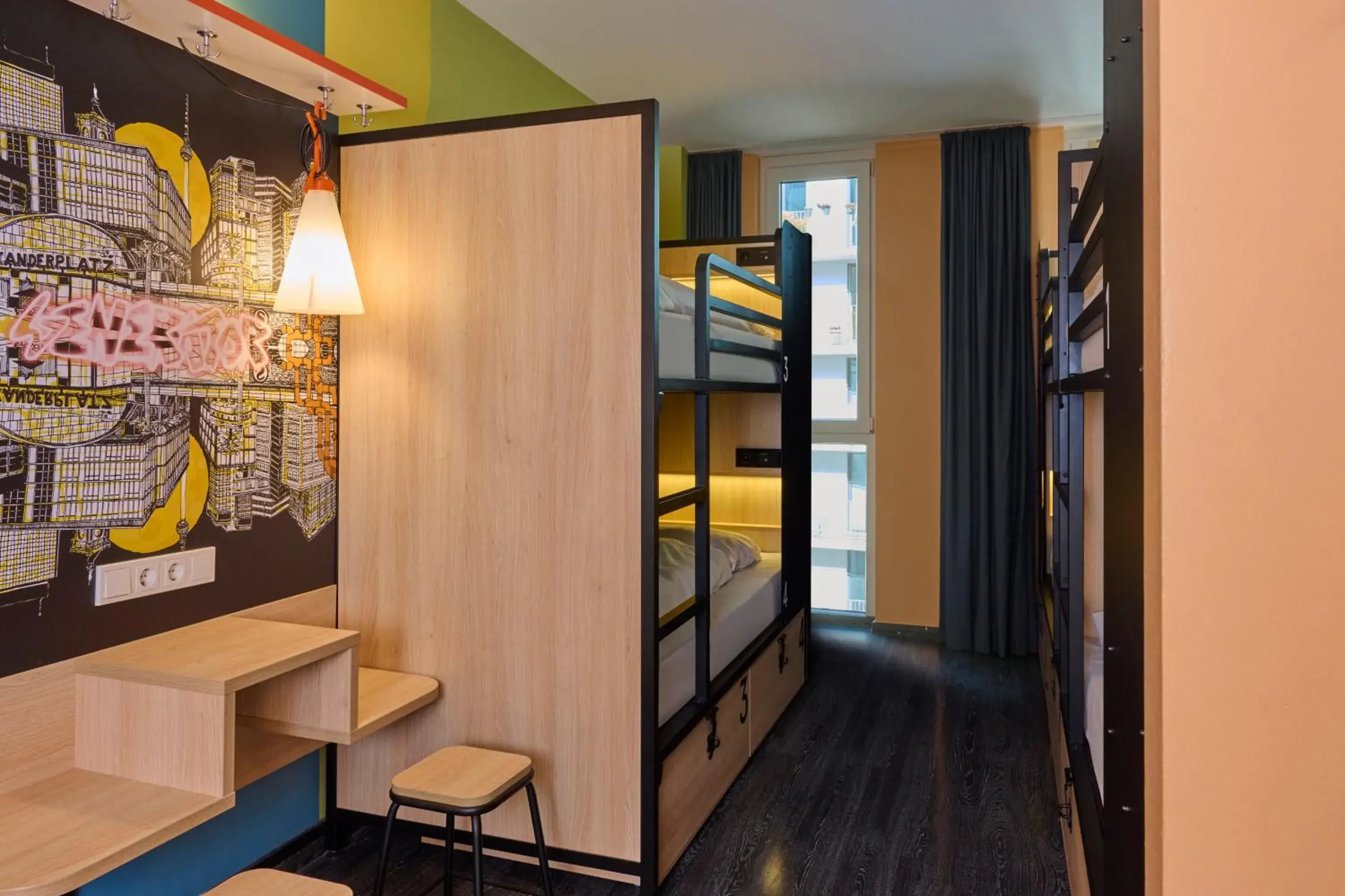 6-Bed Room with Shared Bathroom in Generator Berlin Alexanderplatz 6-Bed Room with Shared Bathroom in Generator Berlin Alexanderplatz