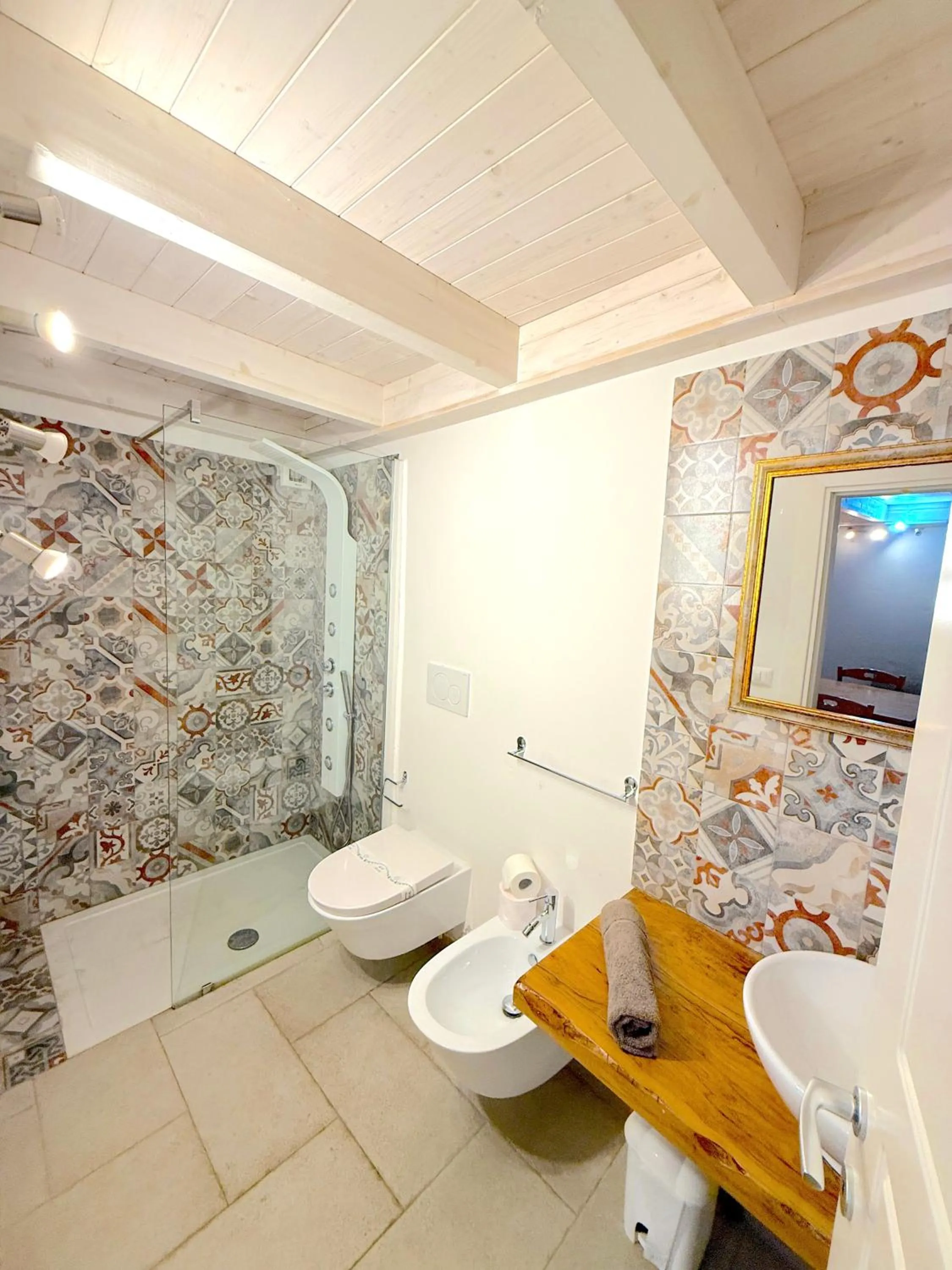 Shower in Corte Scarcia