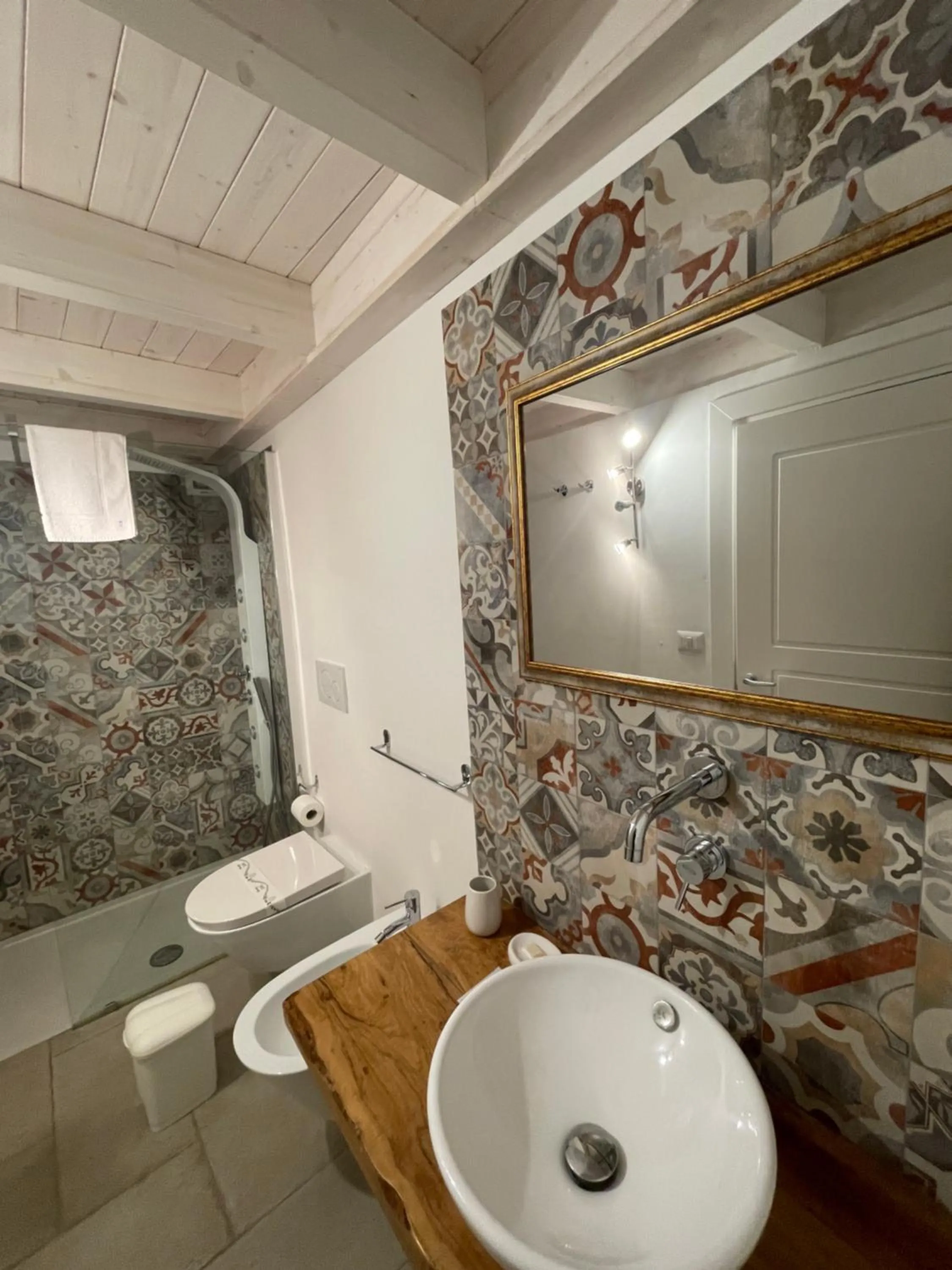 Shower in Corte Scarcia