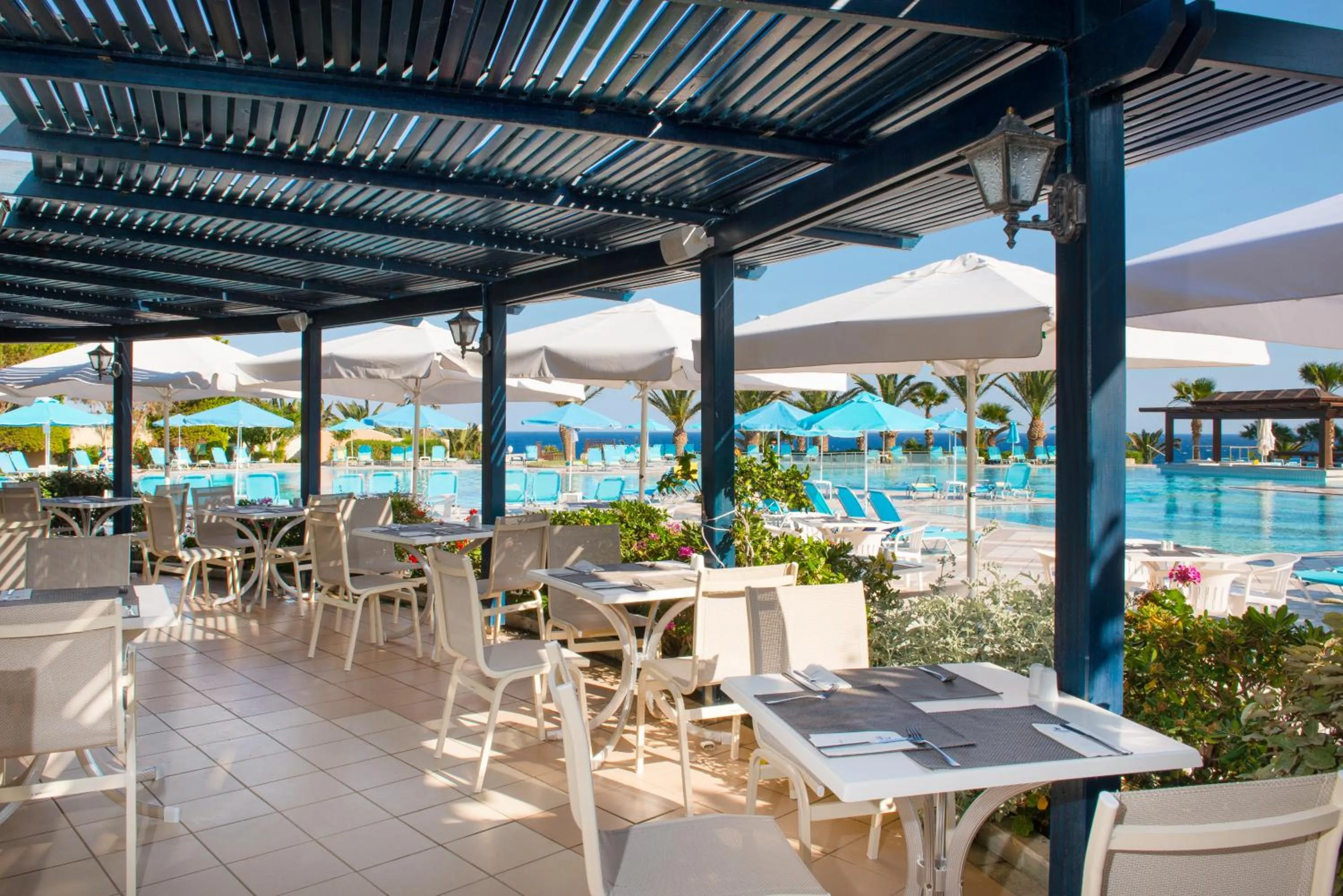 Restaurant/places to eat in Iberostar Waves Creta Panorama & Mare