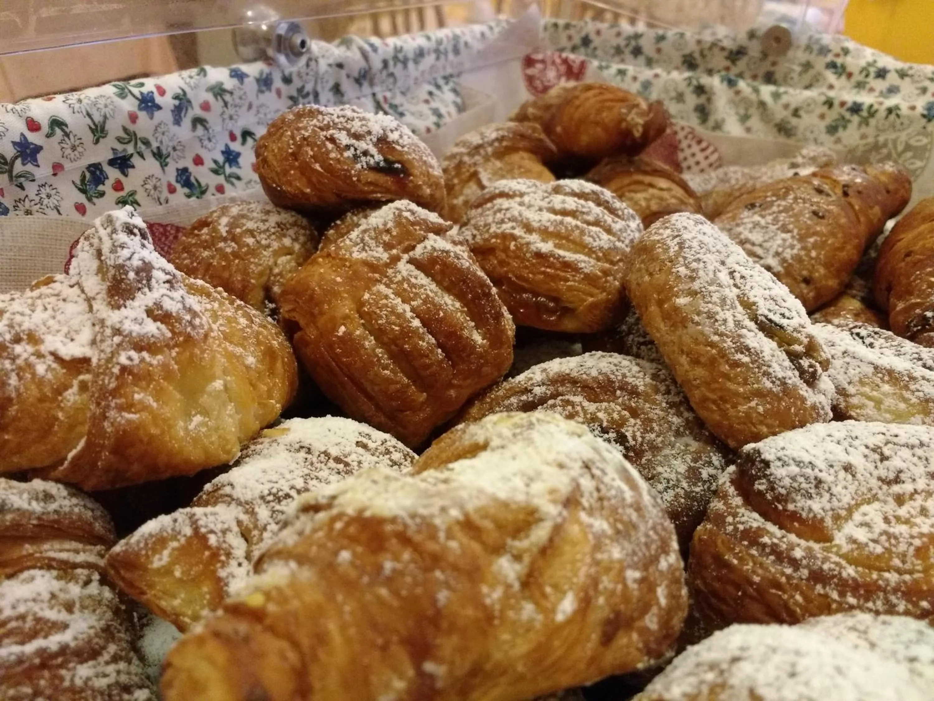 Buffet breakfast in Hotel Zurigo