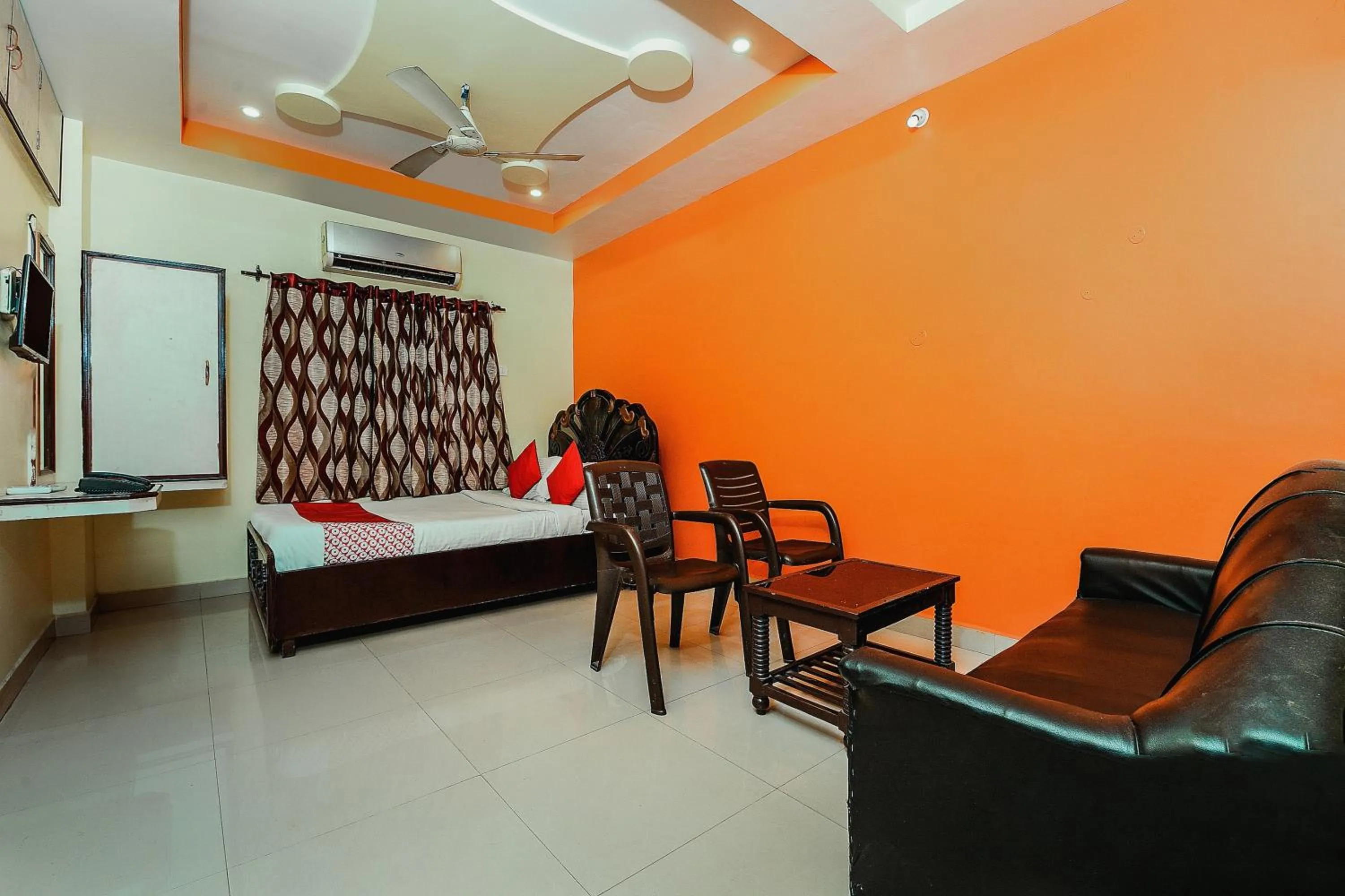 Bedroom, Bed in Hotel O Sindhura Guest House