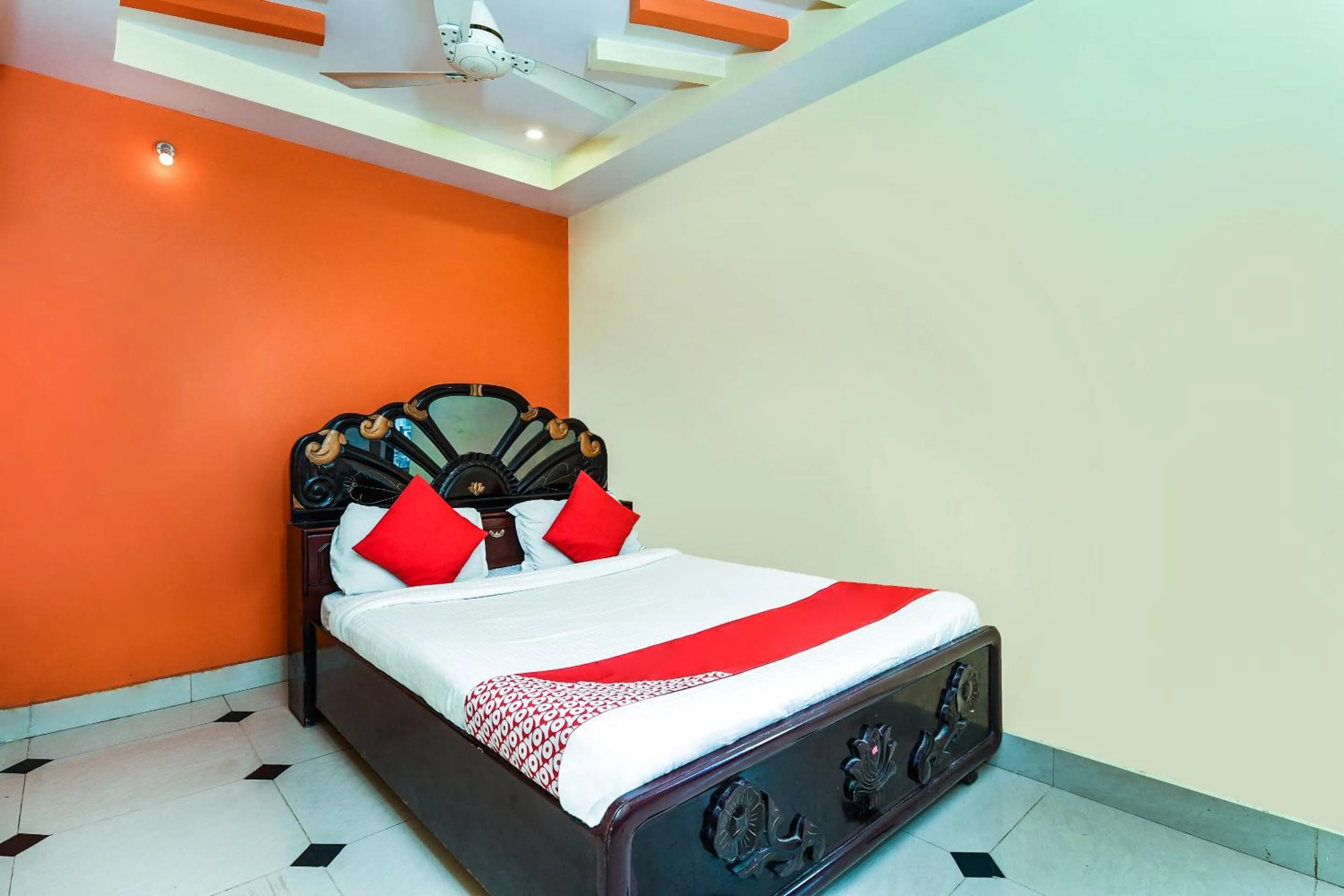 Bedroom, Bed in Hotel O Sindhura Guest House