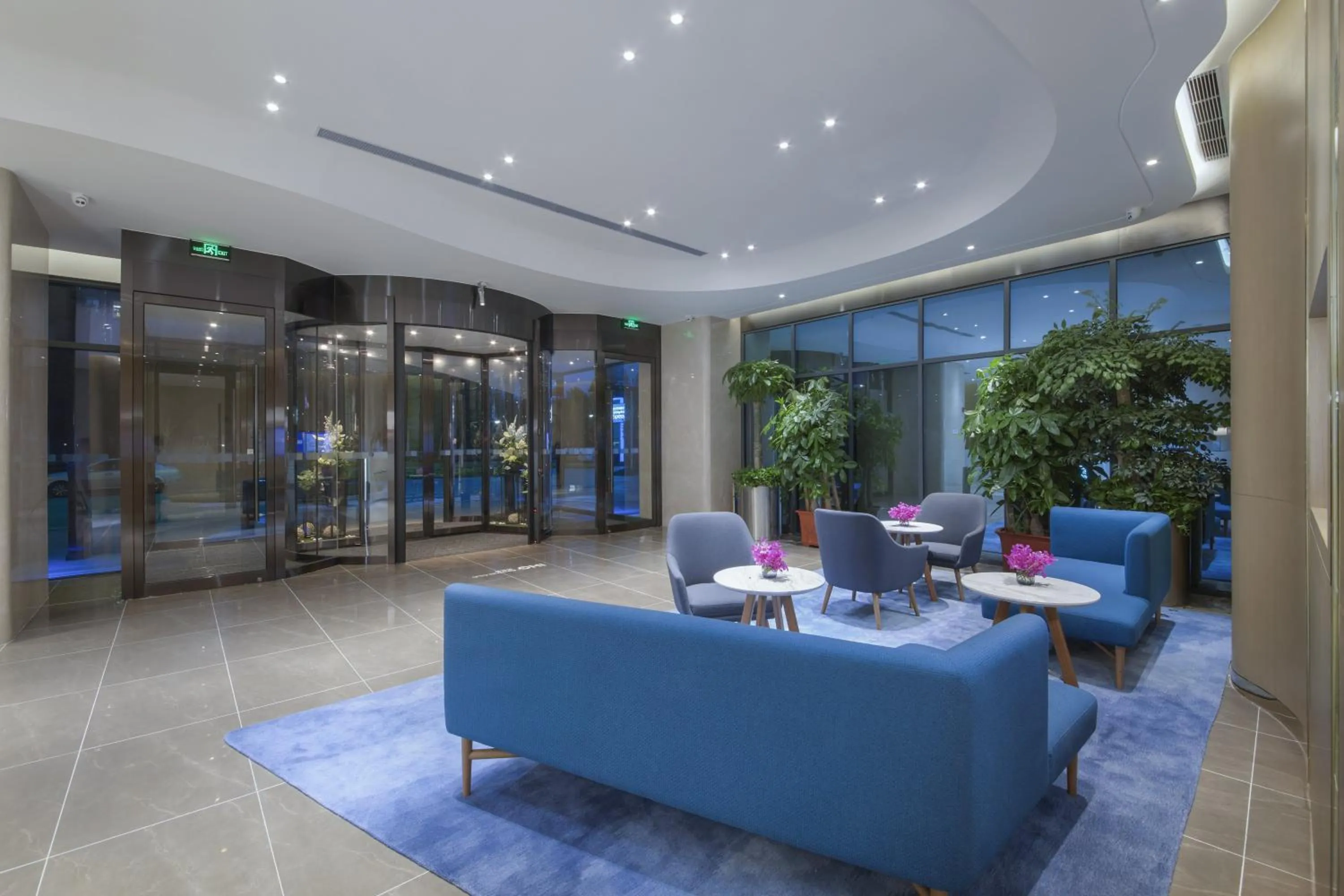 Property building in Holiday Inn Express Zhengzhou Longzi Lake by IHG