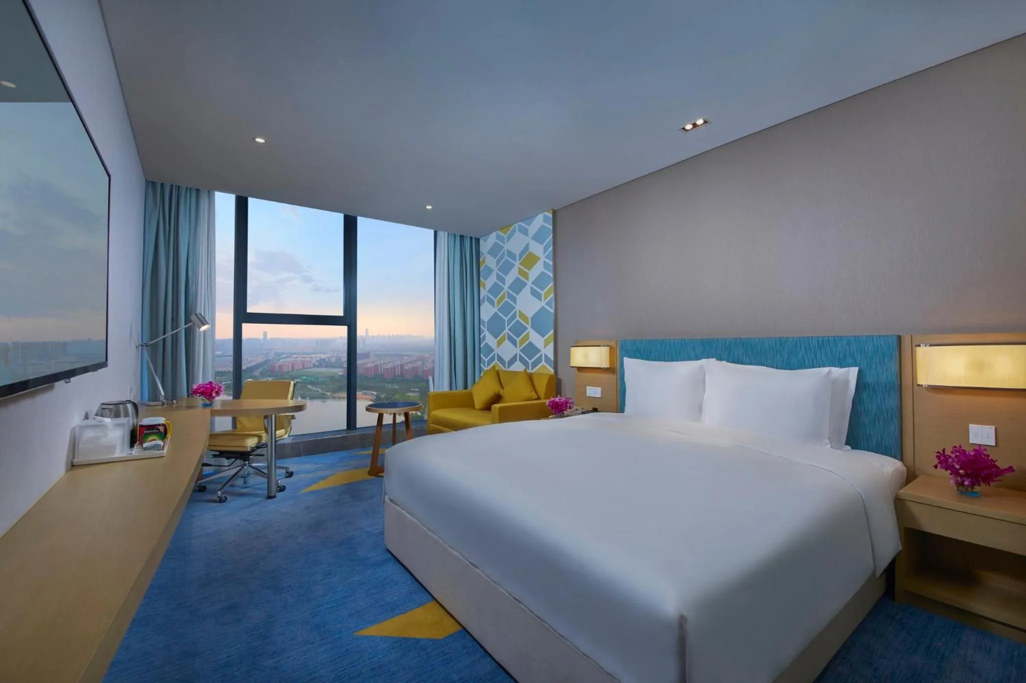 Photo of the whole room in Holiday Inn Express Zhengzhou Longzi Lake by IHG