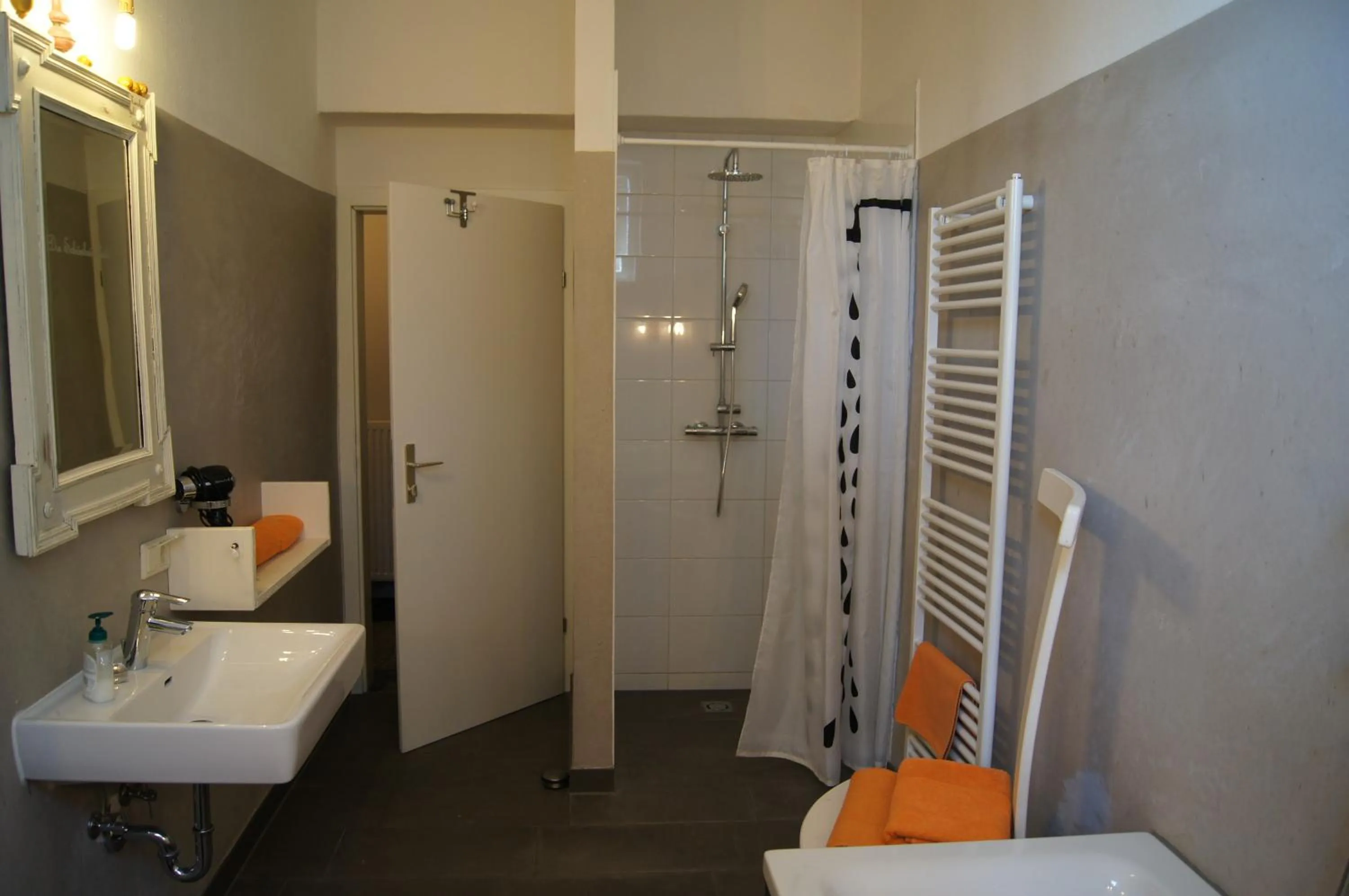 Shower in Altstadthaus Cityappartements