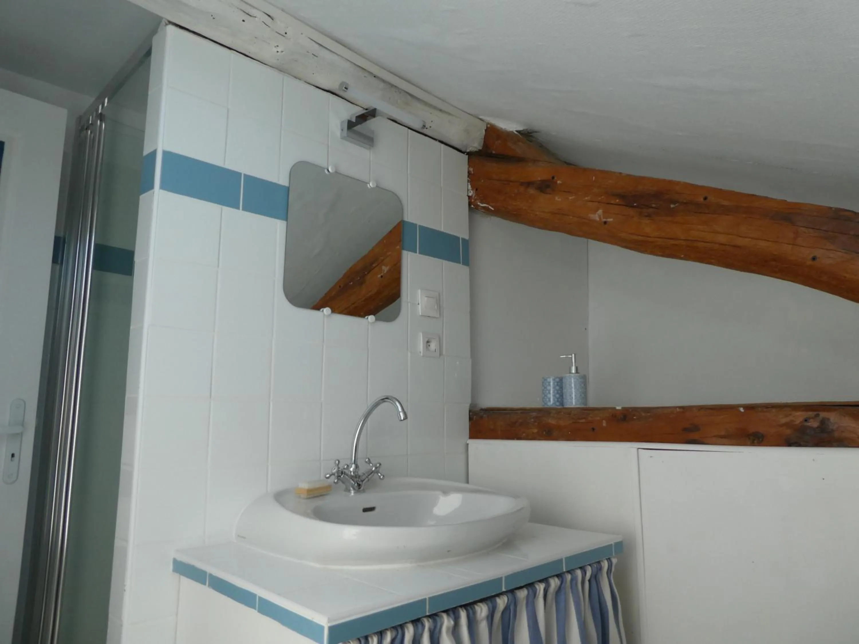 Bathroom in Les chambres du Ladoux