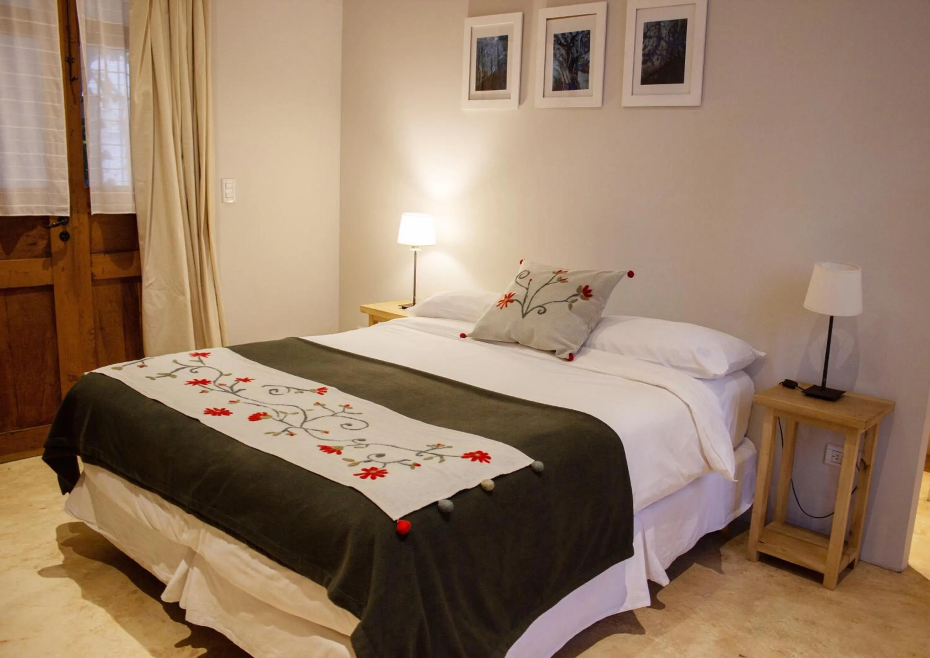 Garden view, Bed in Vieja Posada Hotel Histórico