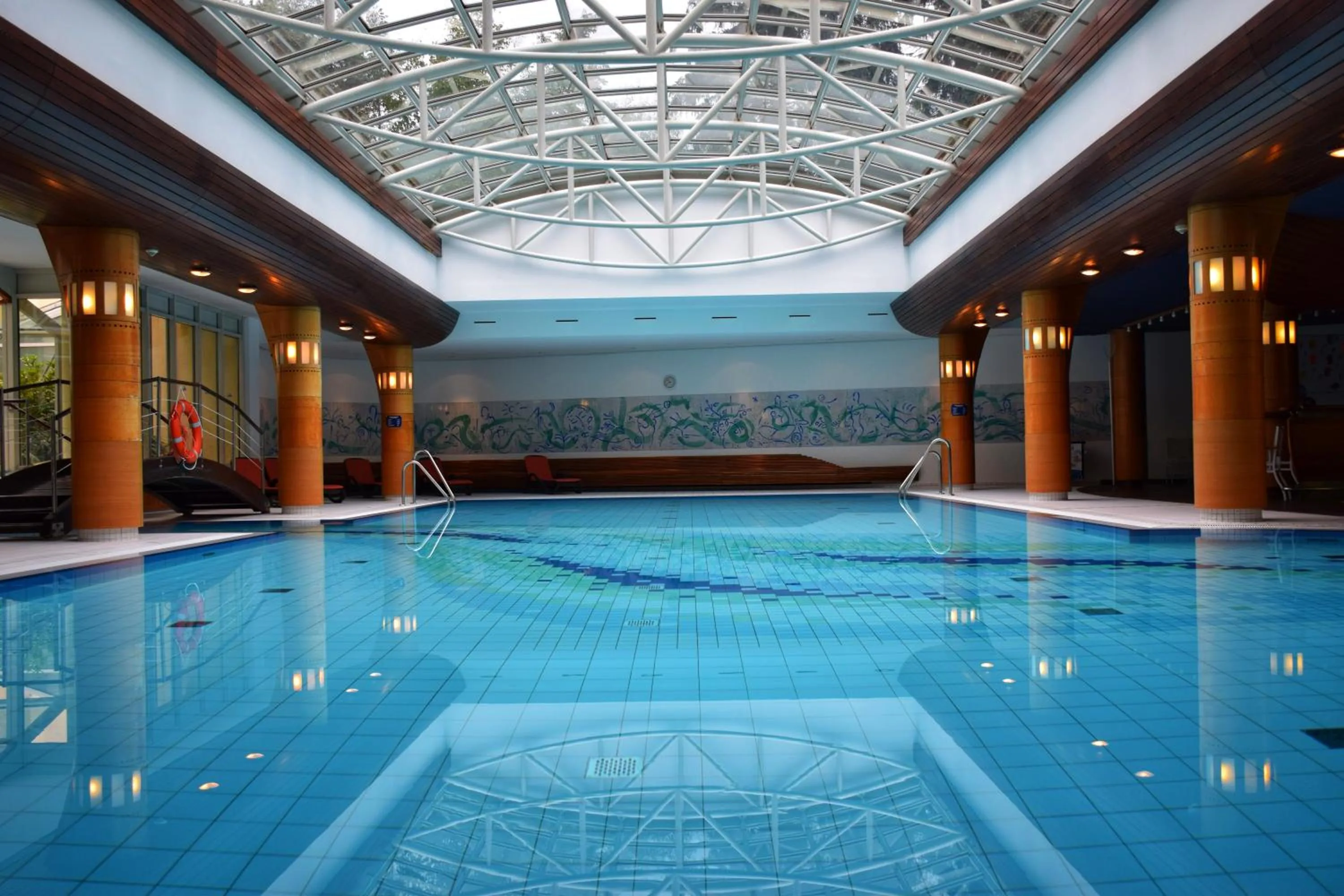 Swimming pool in City Hotel Dresden Radebeul