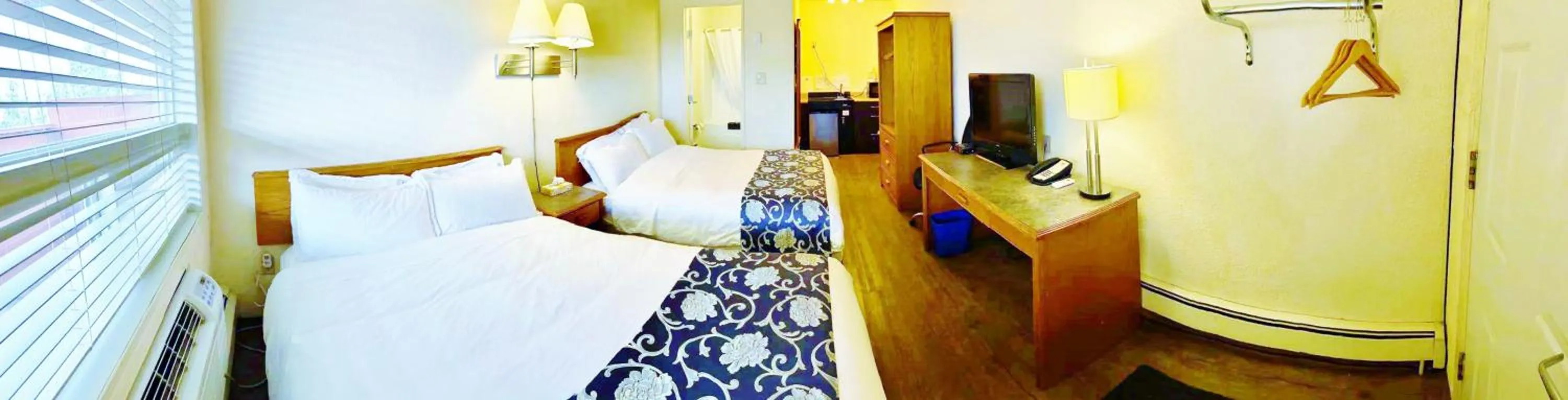 Bed in Grande Mountain Lodge