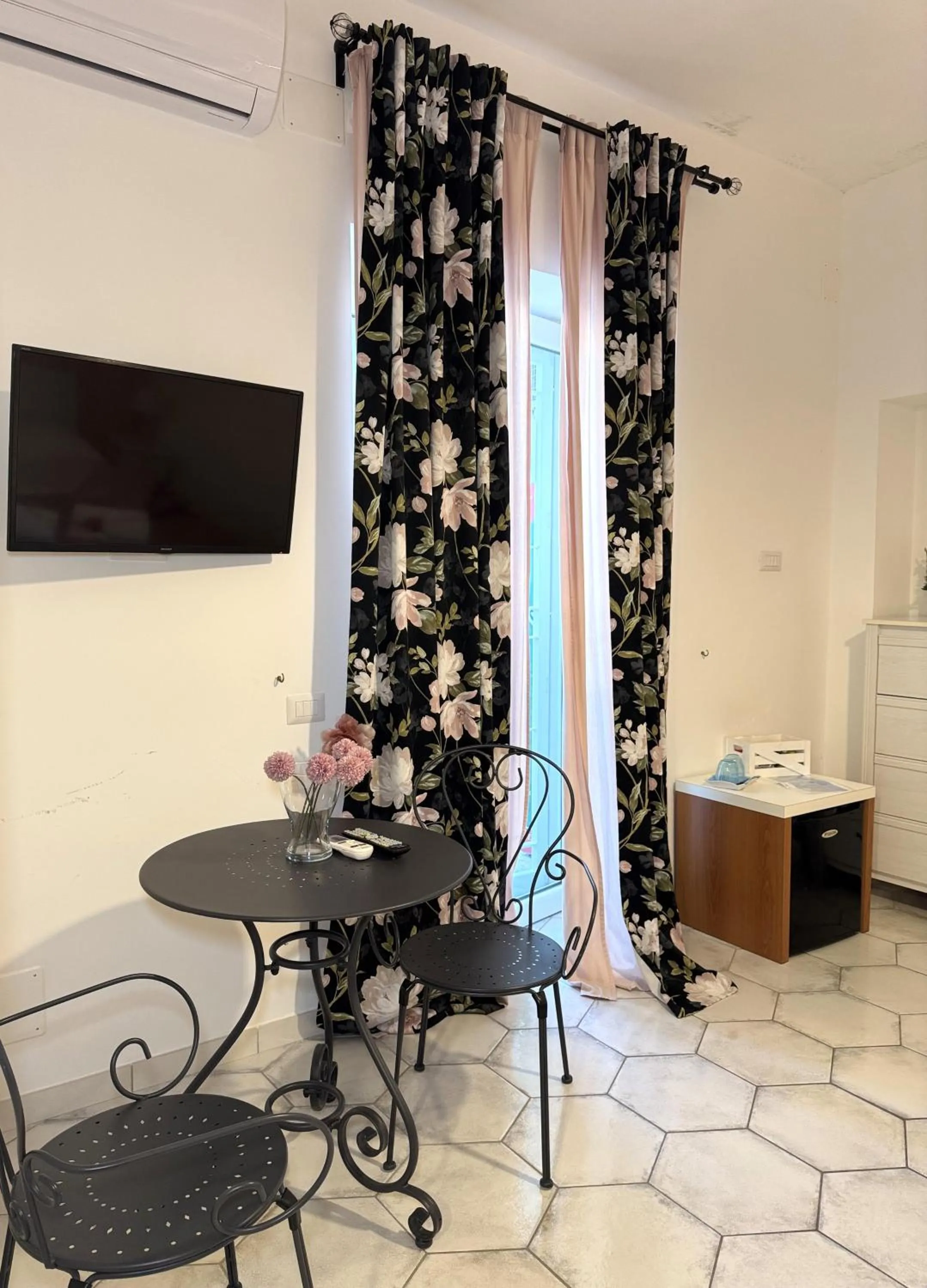 Bedroom in Pharus Miseni Suites and rooms