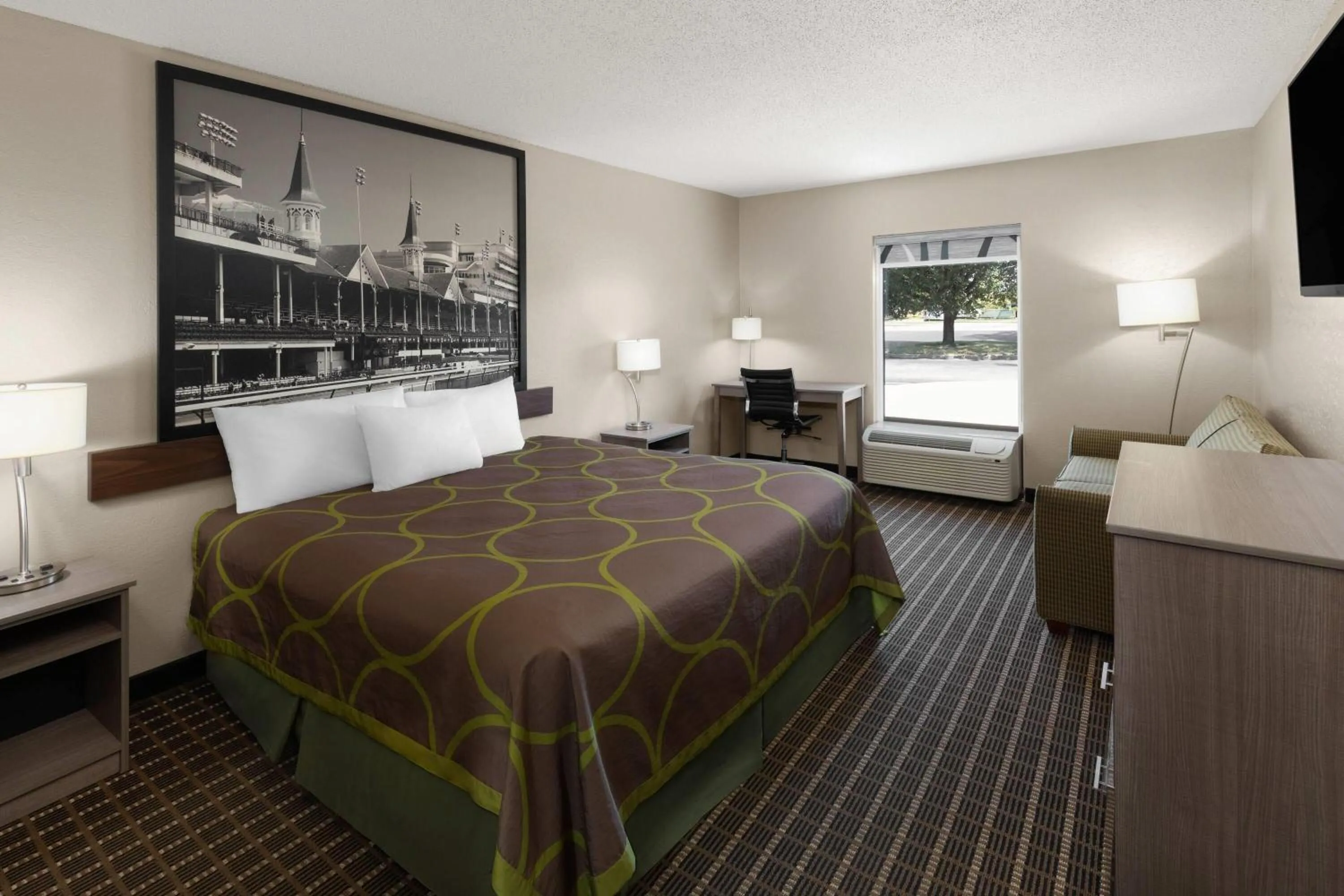 Photo of the whole room, Bed in Super 8 by Wyndham Shepherdsville - Louisville South I65