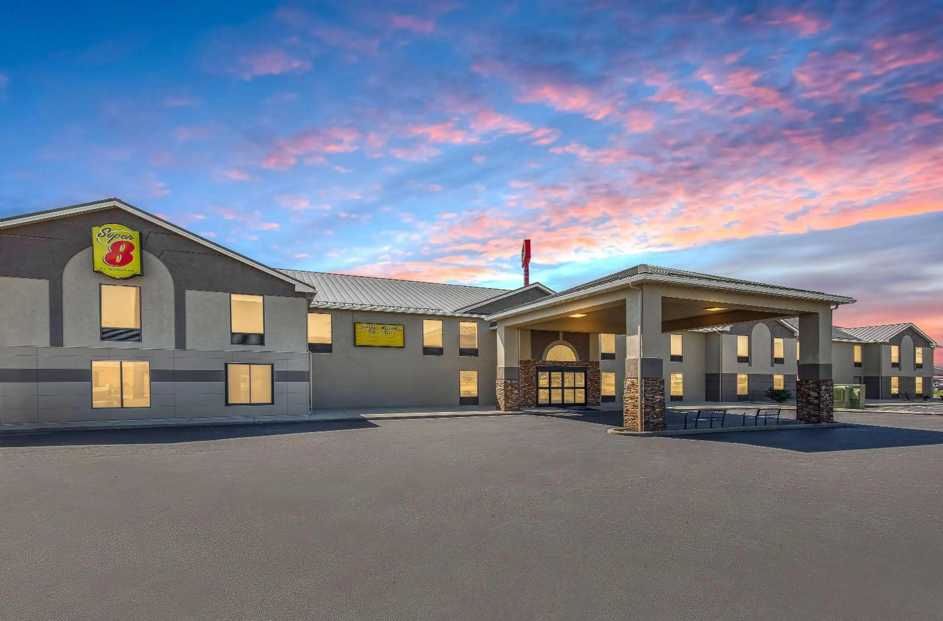 Property building in Super 8 by Wyndham Shepherdsville - Louisville South I65