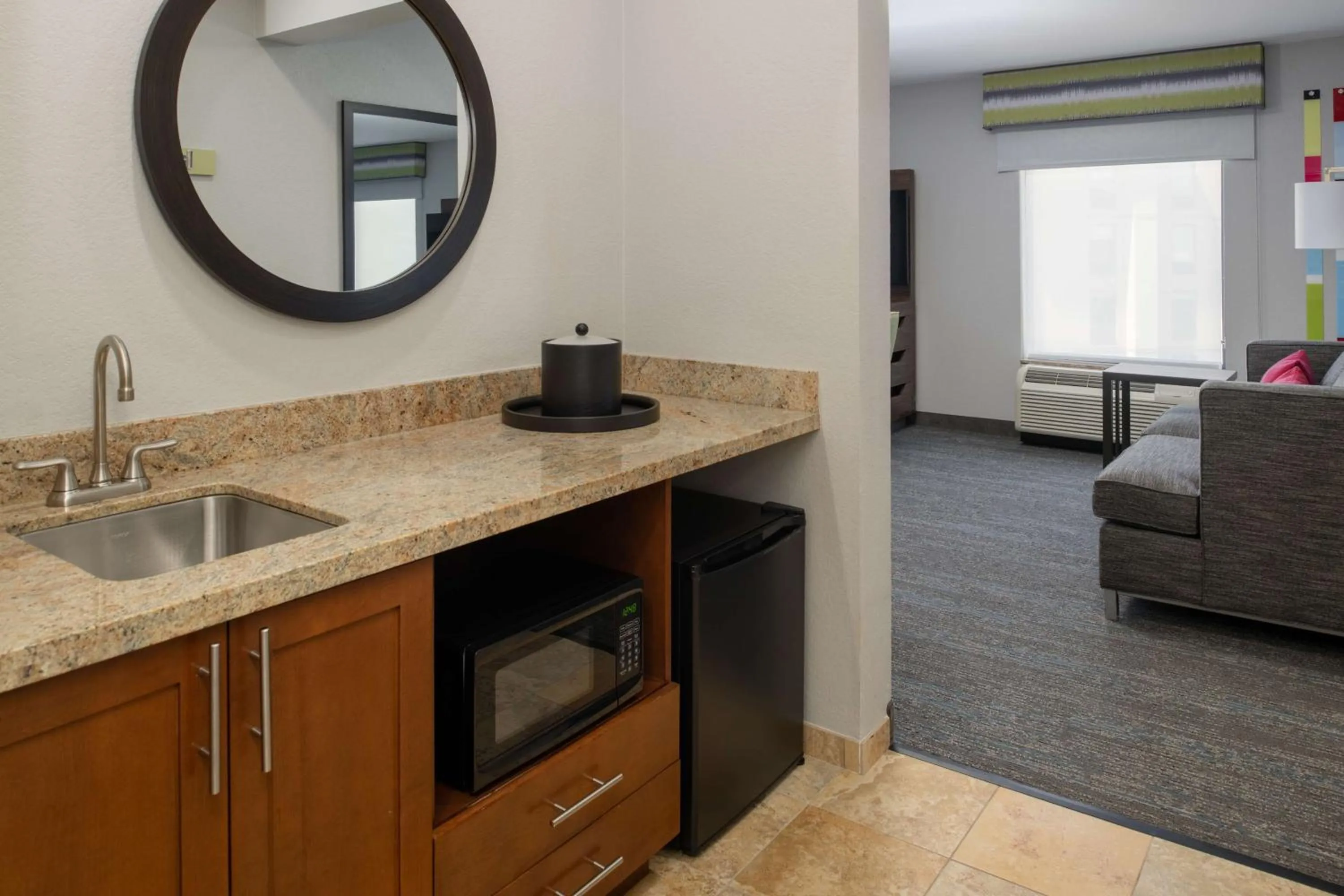 Photo of the whole room in Hampton Inn and Suites Seattle - Airport / 28th Avenue