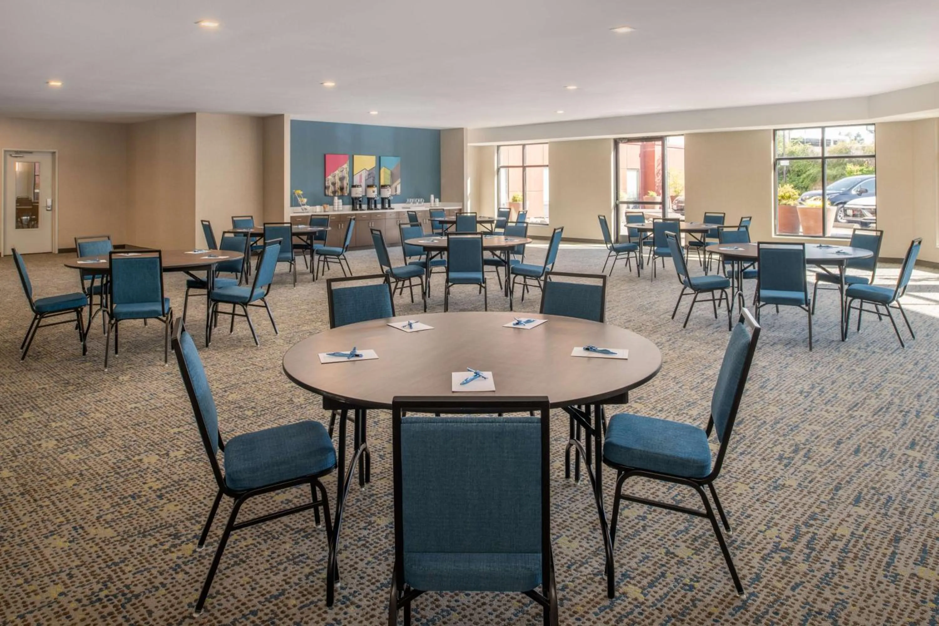 Meeting/conference room in Hampton Inn and Suites Seattle - Airport / 28th Avenue