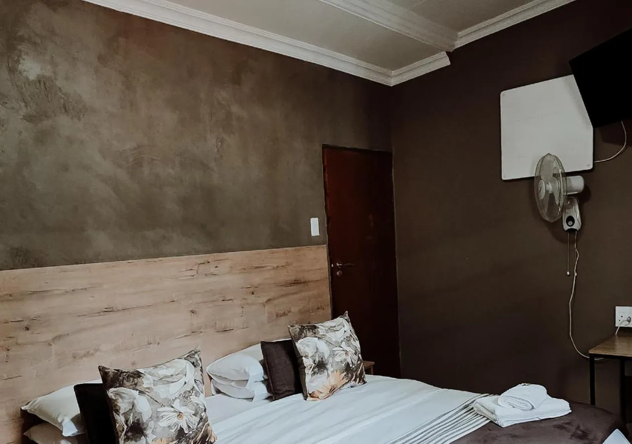 Bed in Livingwaters Self-Catering Accommodation