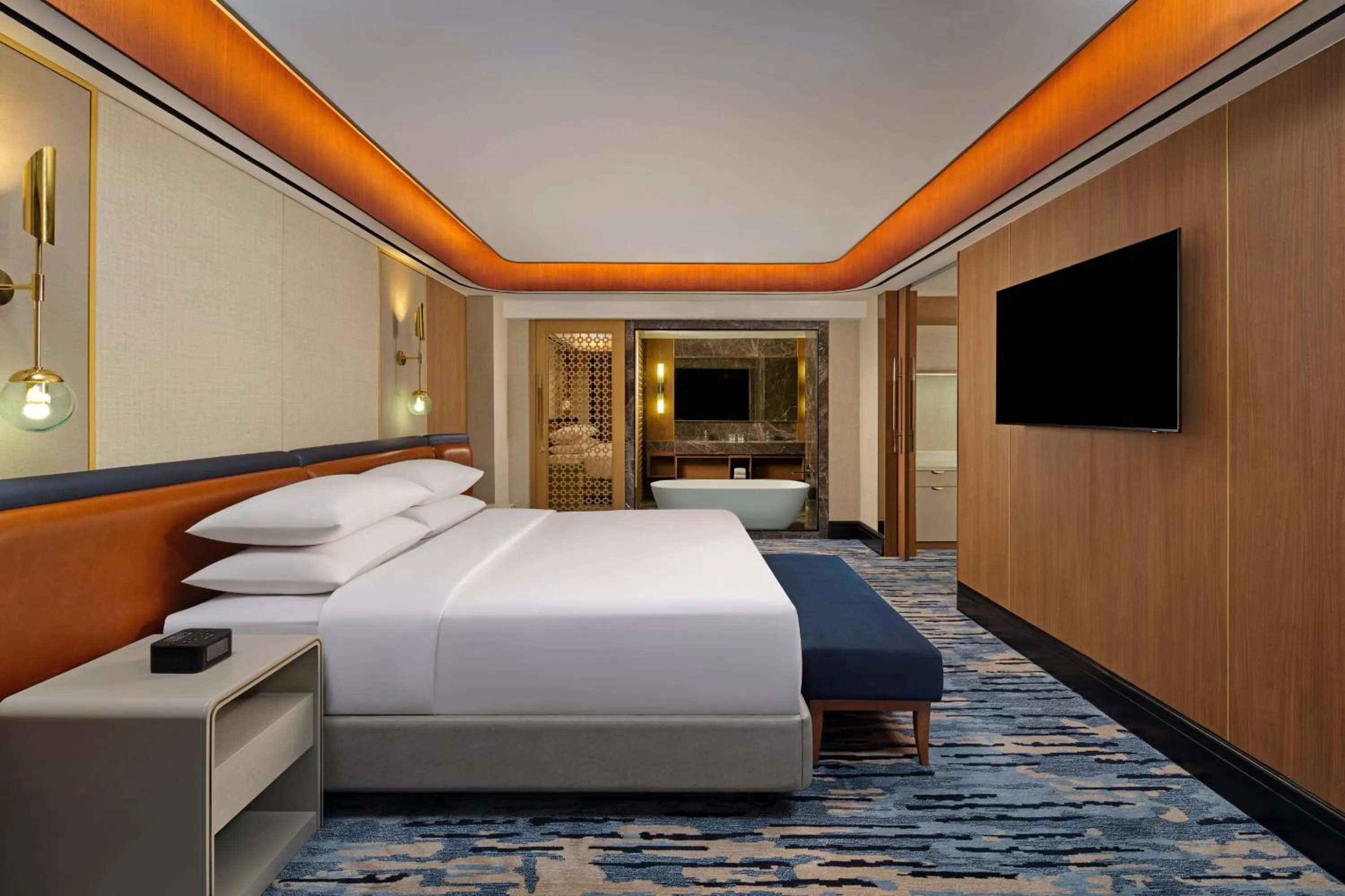 Bedroom, Bed in Sheraton Surabaya Hotel & Towers