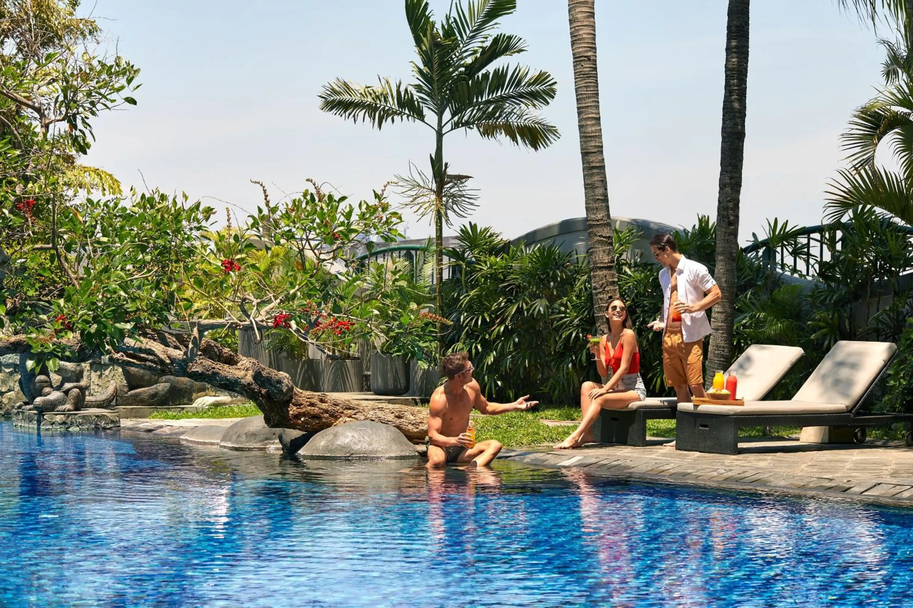 Swimming pool in Sheraton Surabaya Hotel & Towers