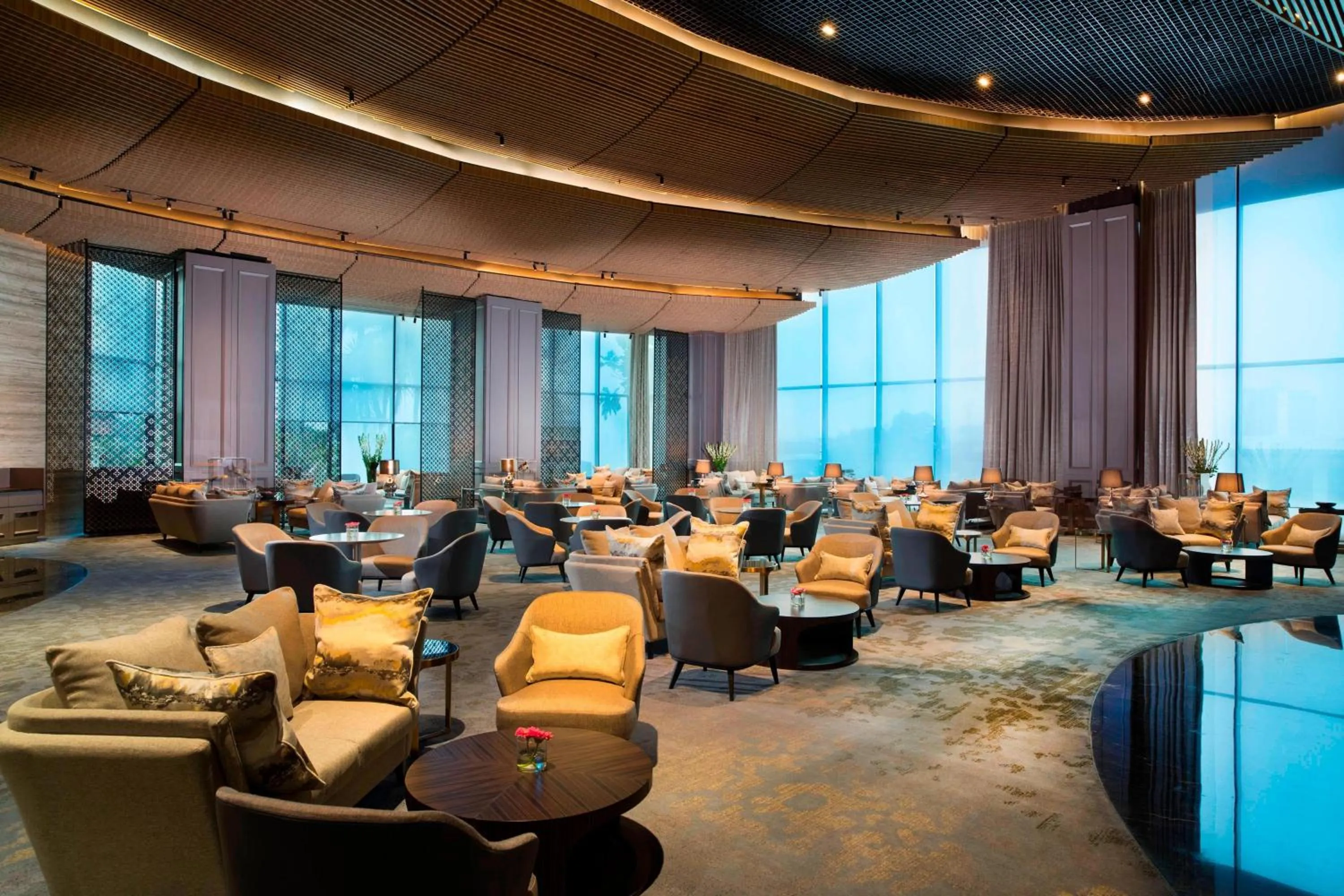 Lounge or bar in Sheraton Surabaya Hotel & Towers