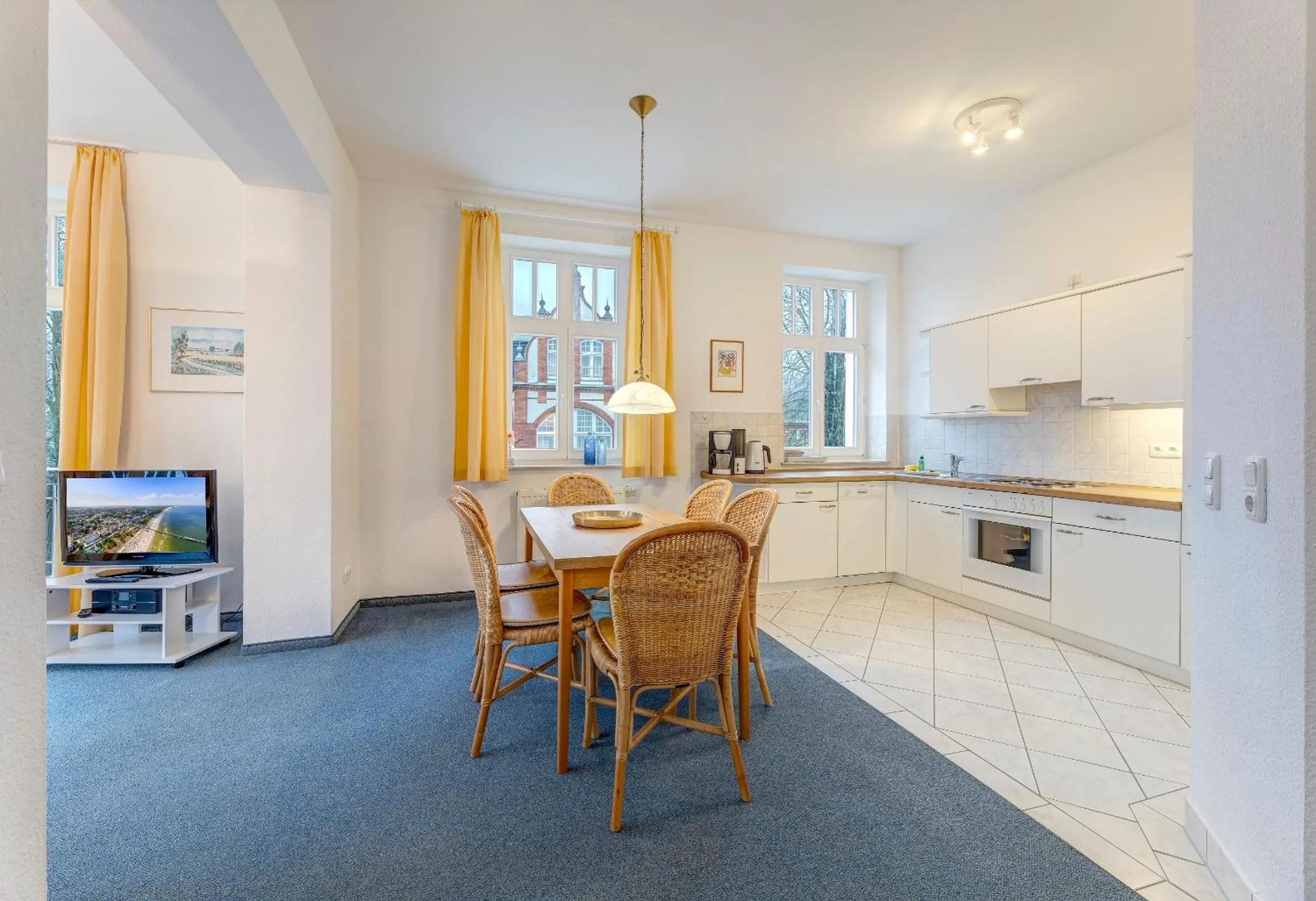 TV and multimedia in Haus Seeblick Hotel Garni & Ferienwohnungen