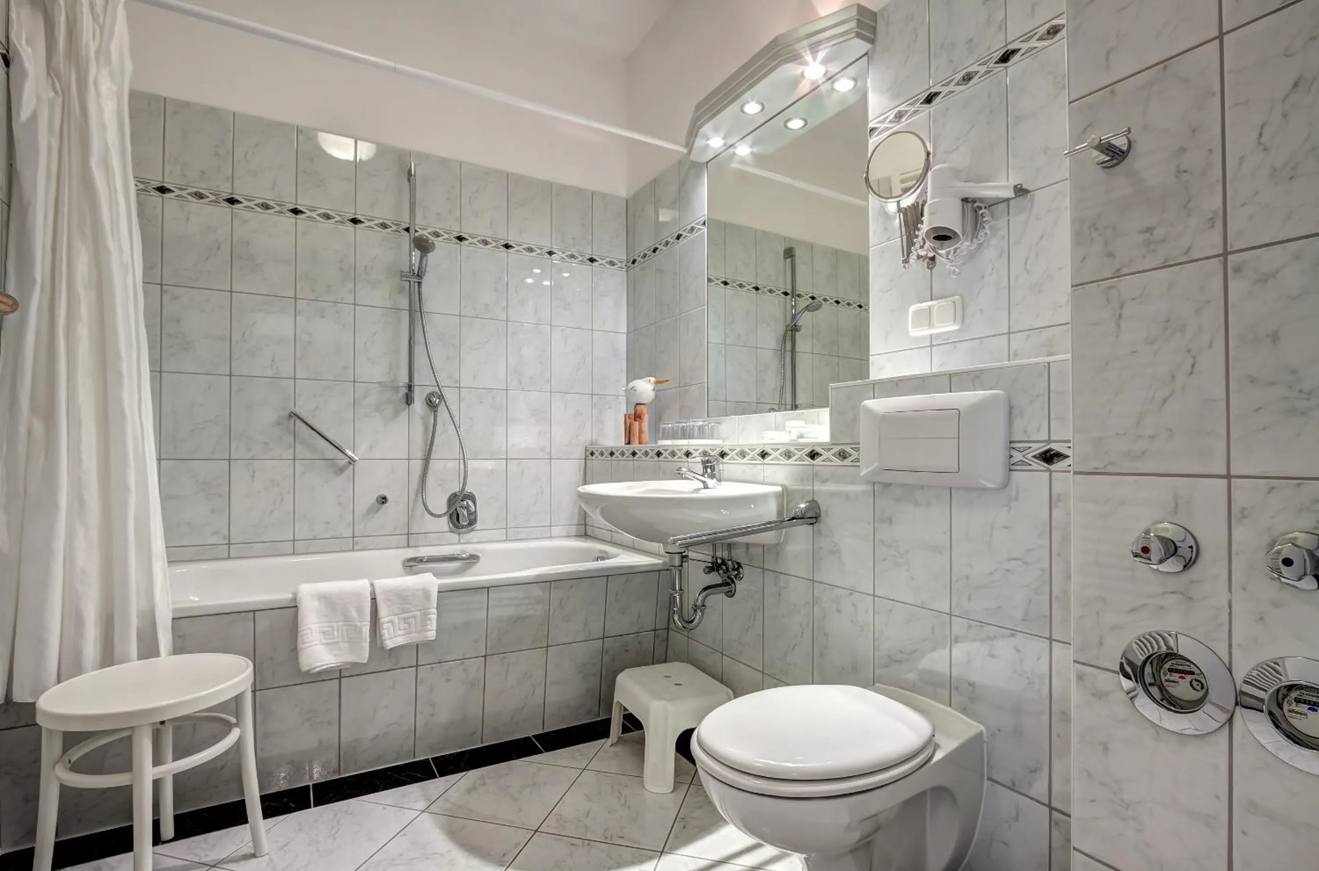 Toilet in Haus Seeblick Hotel Garni & Ferienwohnungen