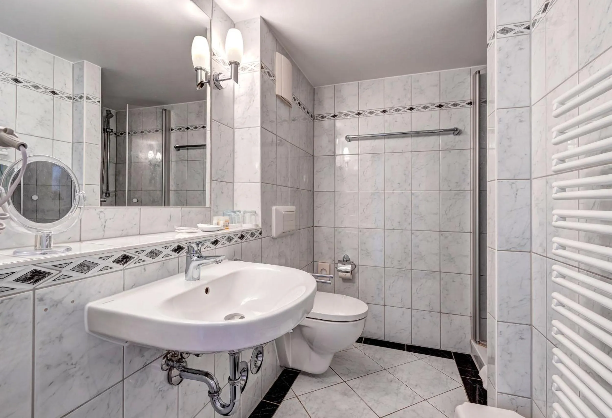 Toilet in Haus Seeblick Hotel Garni & Ferienwohnungen