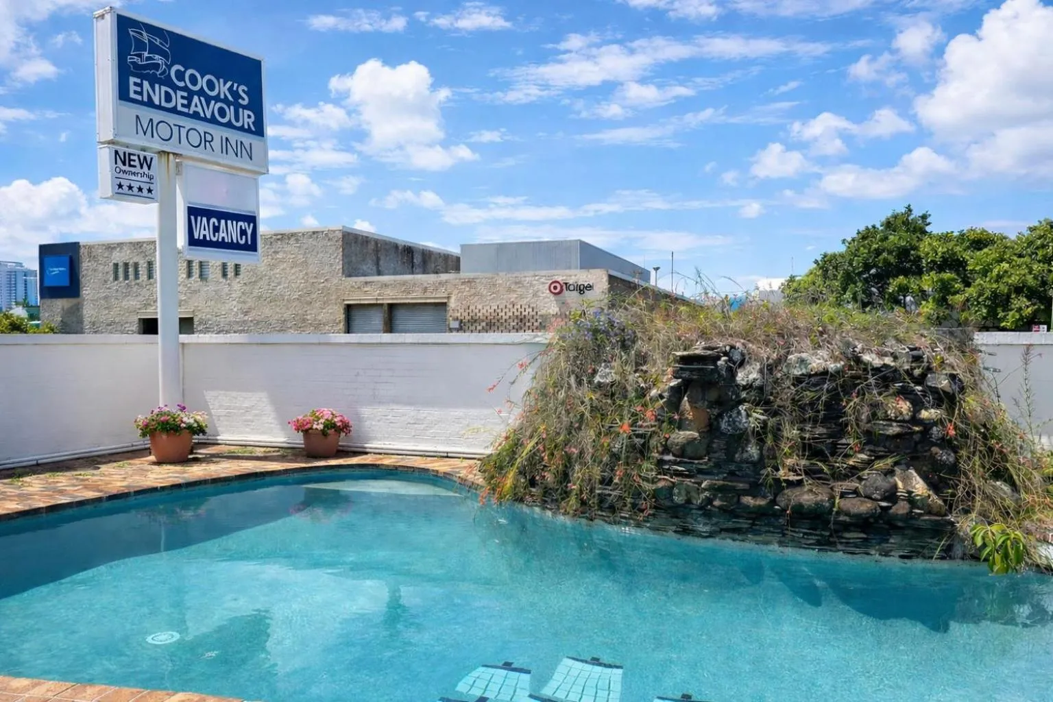 Cooks Endeavour Motor Inn