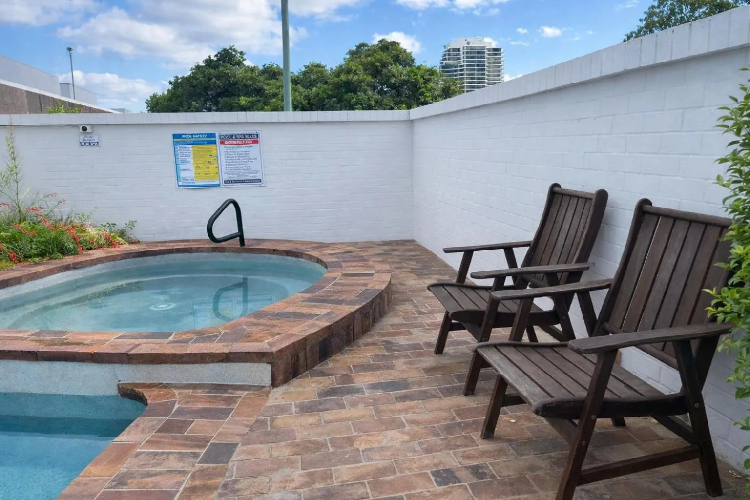 Cooks Endeavour Motor Inn