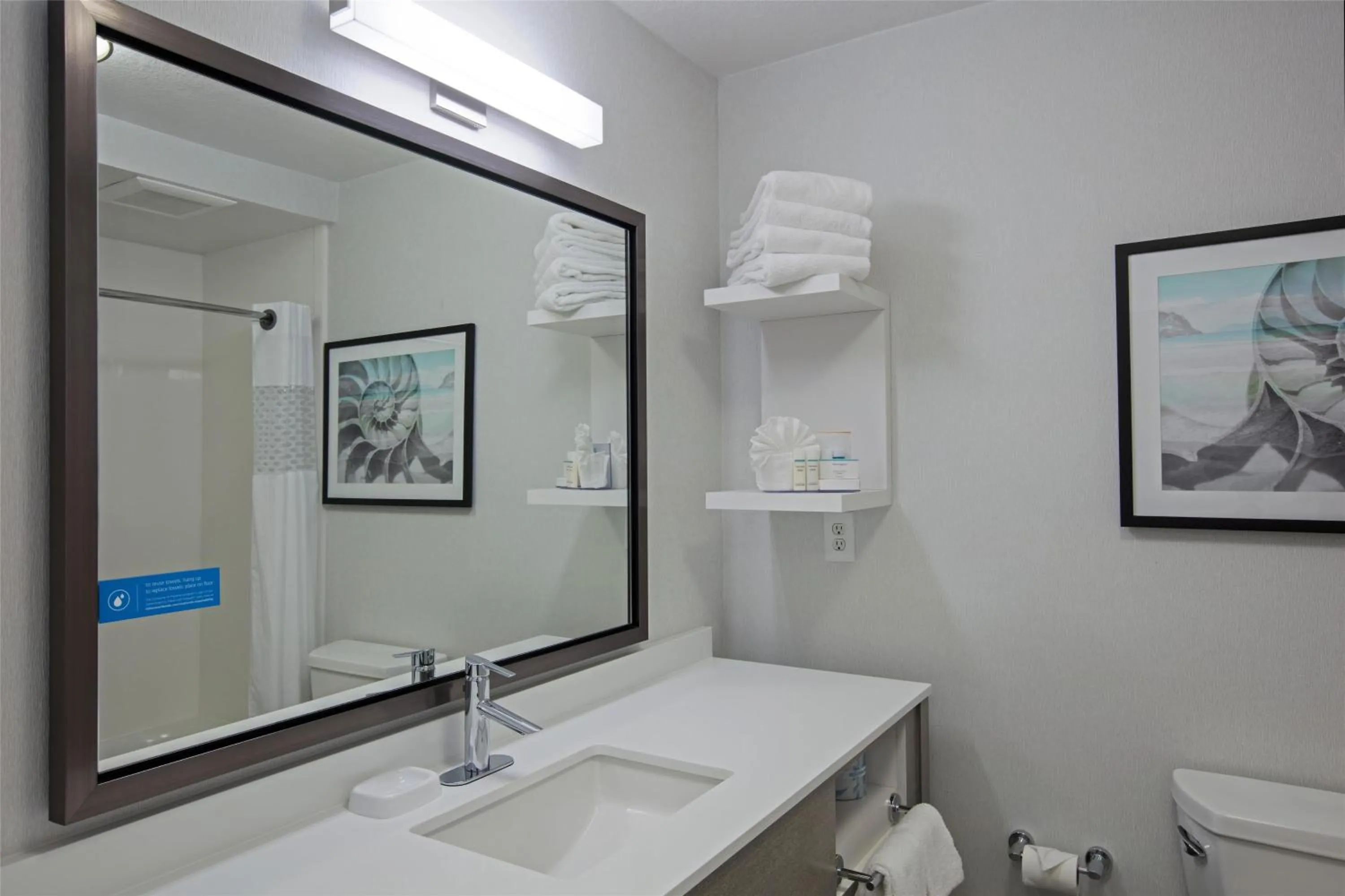 Bathroom in Hampton Inn & Suites Hermosa Beach