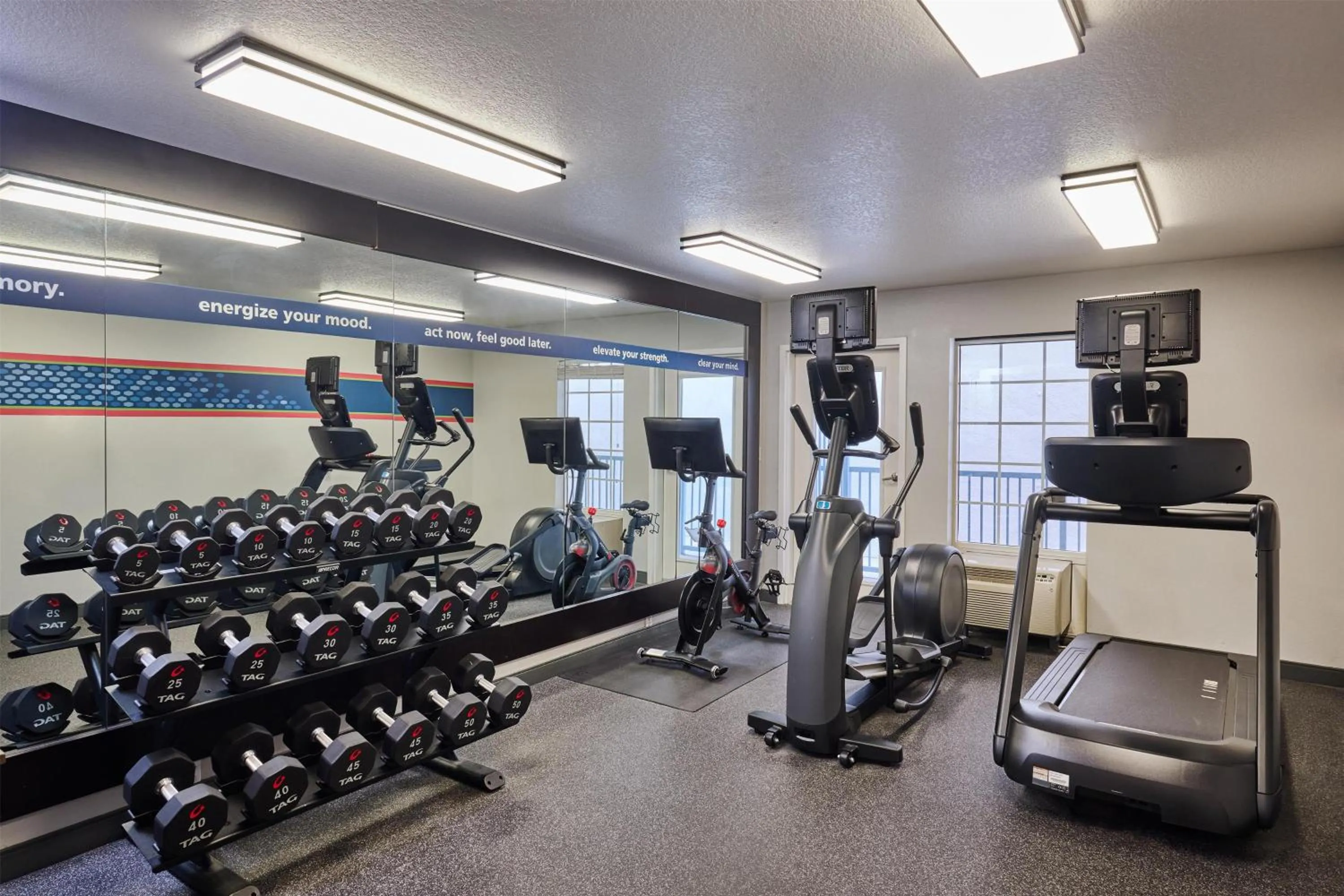 Fitness centre/facilities in Hampton Inn & Suites Hermosa Beach