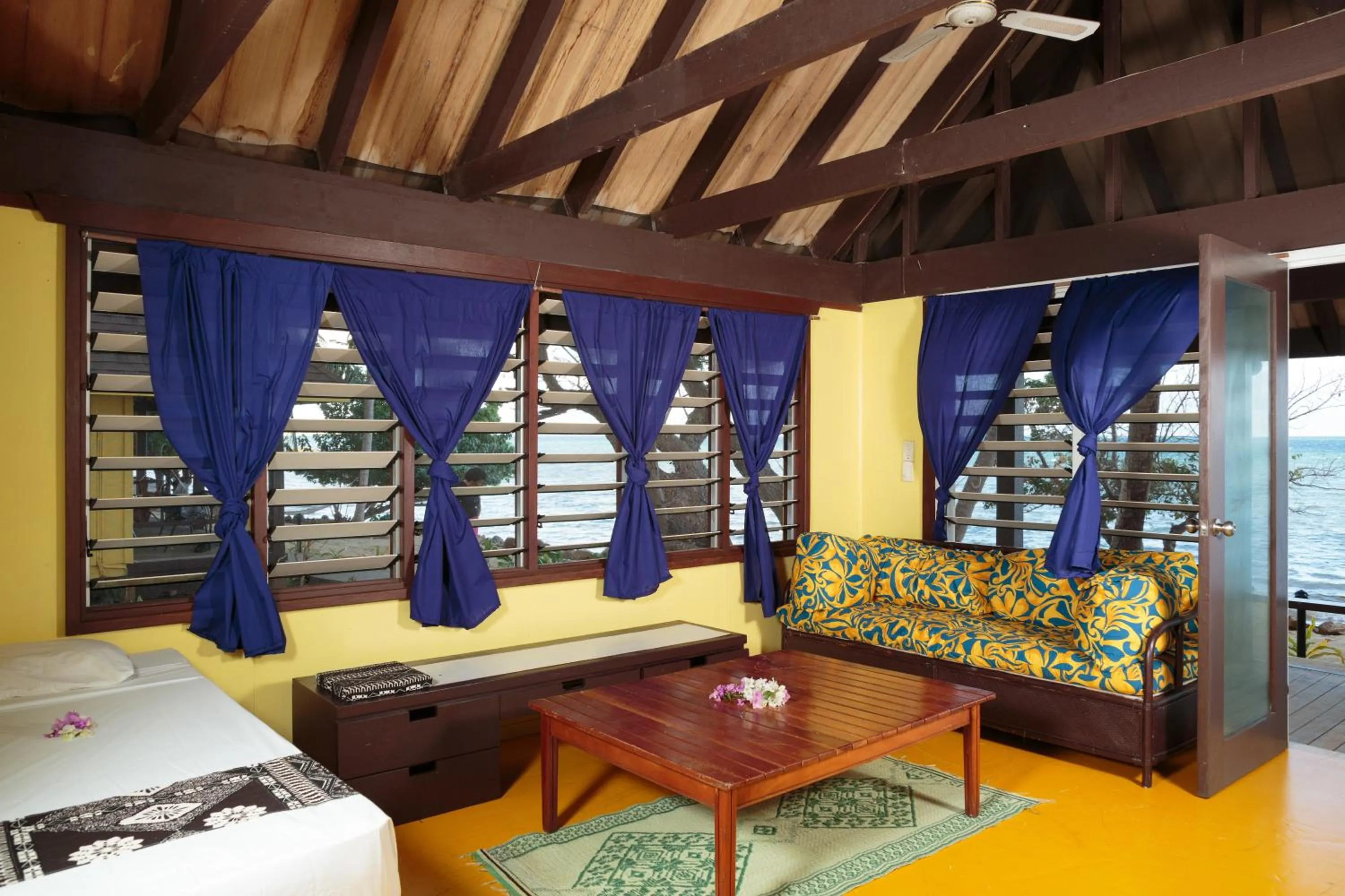 Bed in Funky Fish Beach & Surf Resort