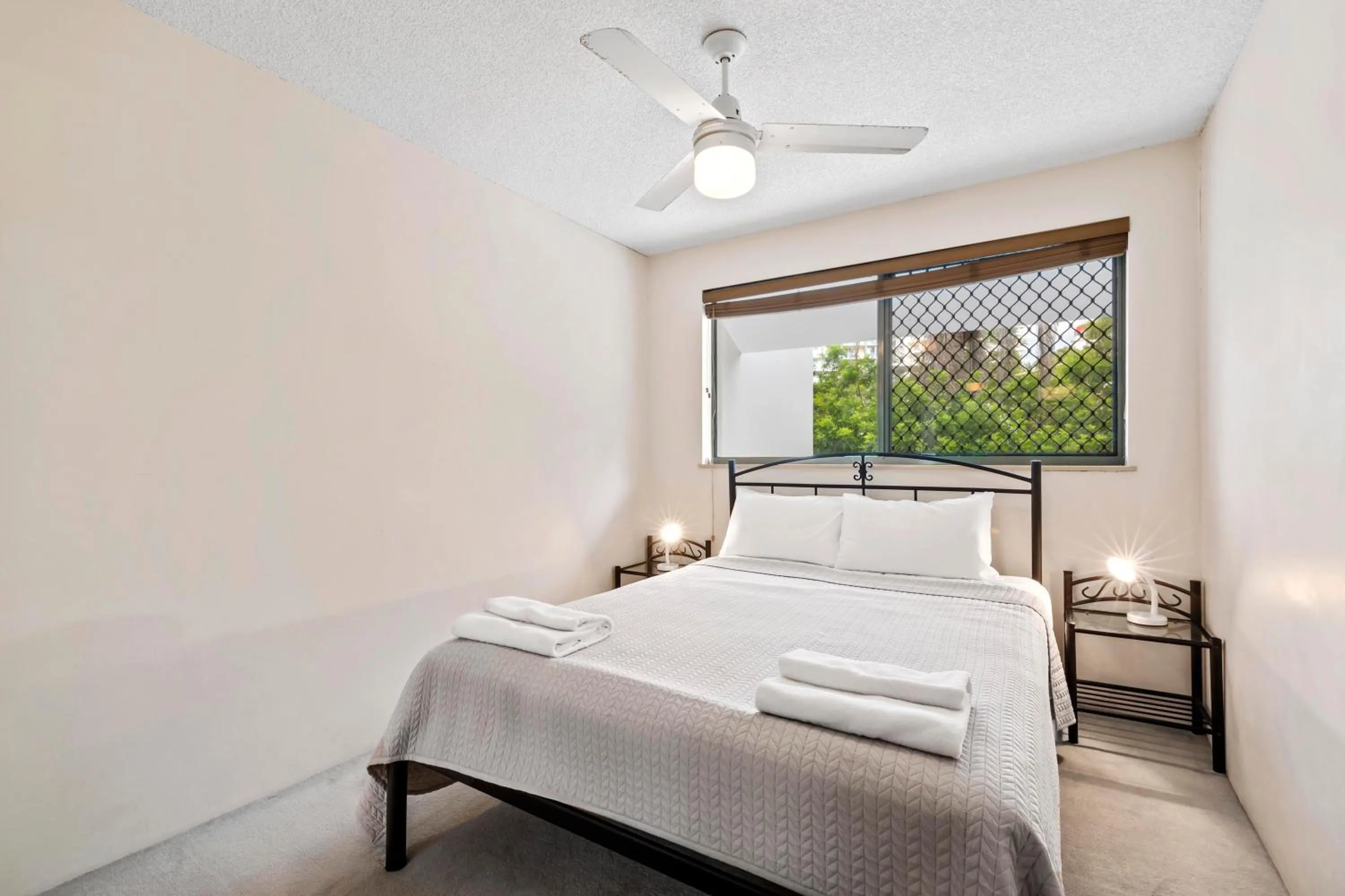 Bedroom, Bed in Kings Bay Apartments