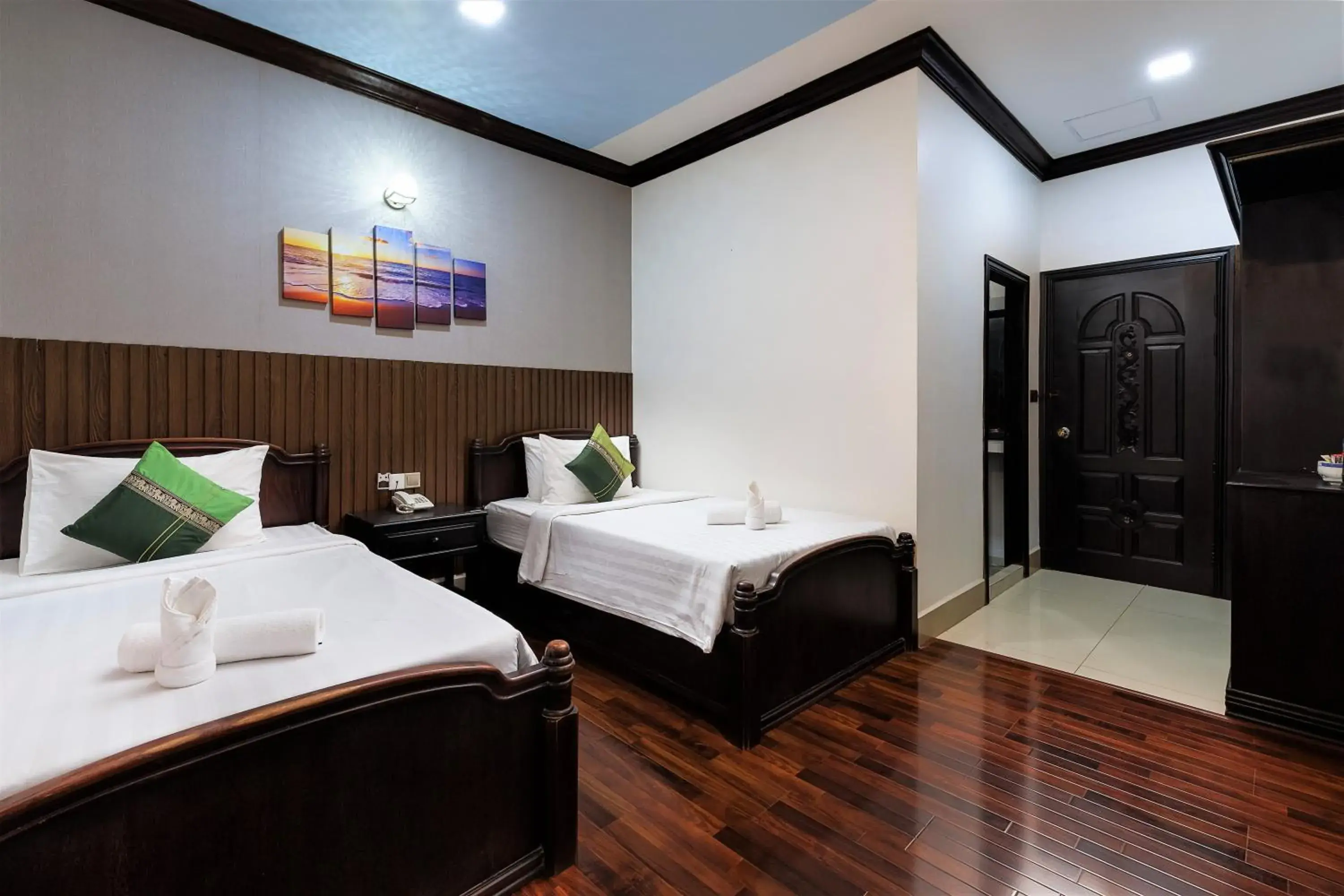Deluxe Twin Room - Free Pickup in Siem Reap Urban Boutique Hotel Deluxe Twin Room - Free Pickup in Siem Reap Urban Boutique Hotel