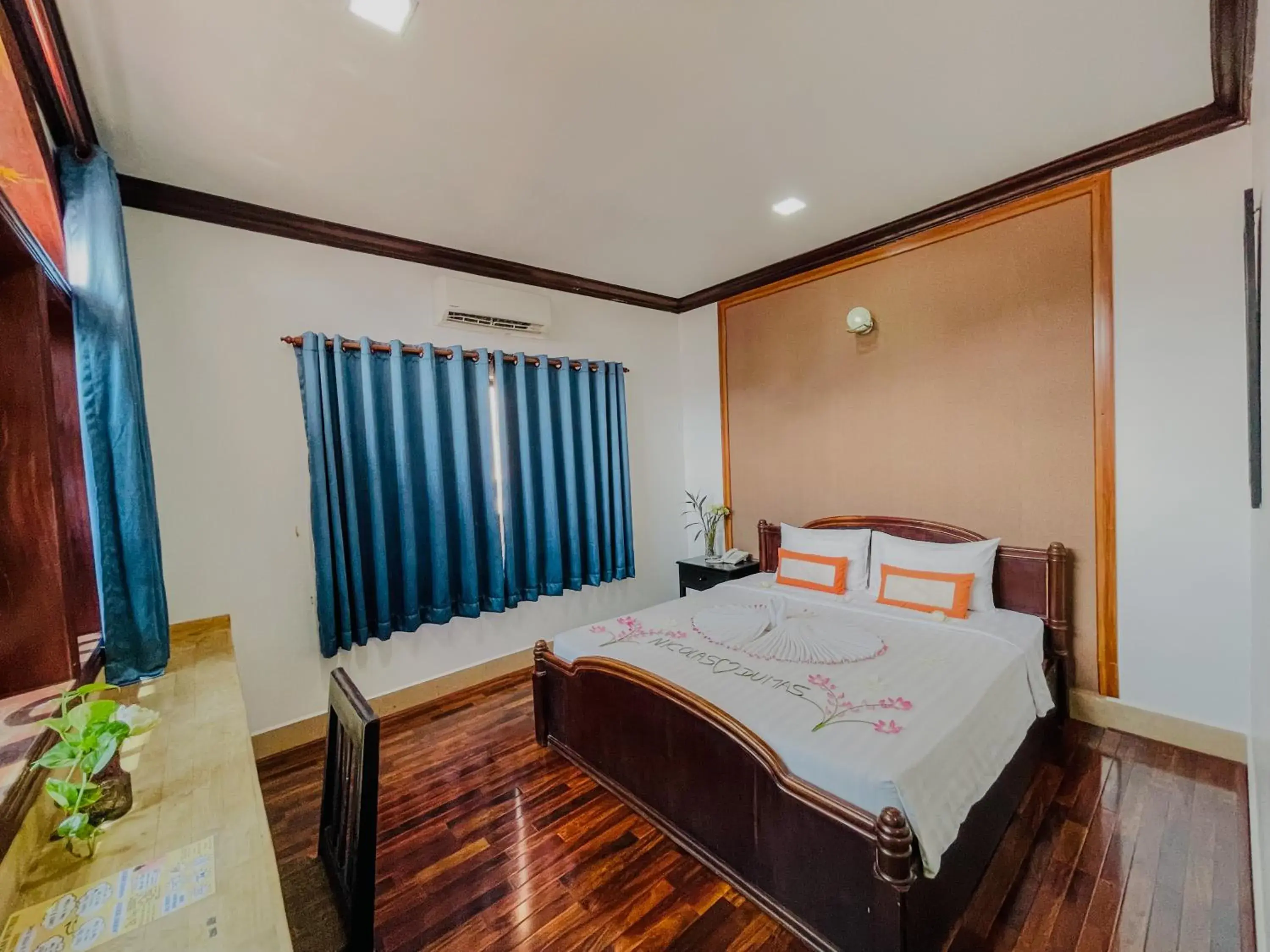 Deluxe Double Room - Free Pickup in Siem Reap Urban Boutique Hotel Deluxe Double Room - Free Pickup in Siem Reap Urban Boutique Hotel