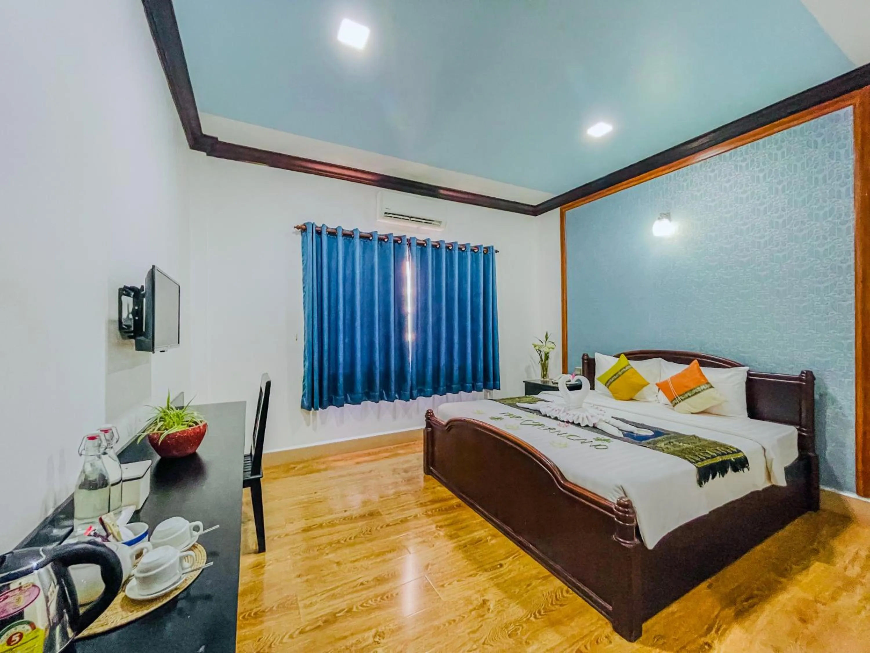 View (from property/room), Bed in Siem Reap Urban Boutique Hotel