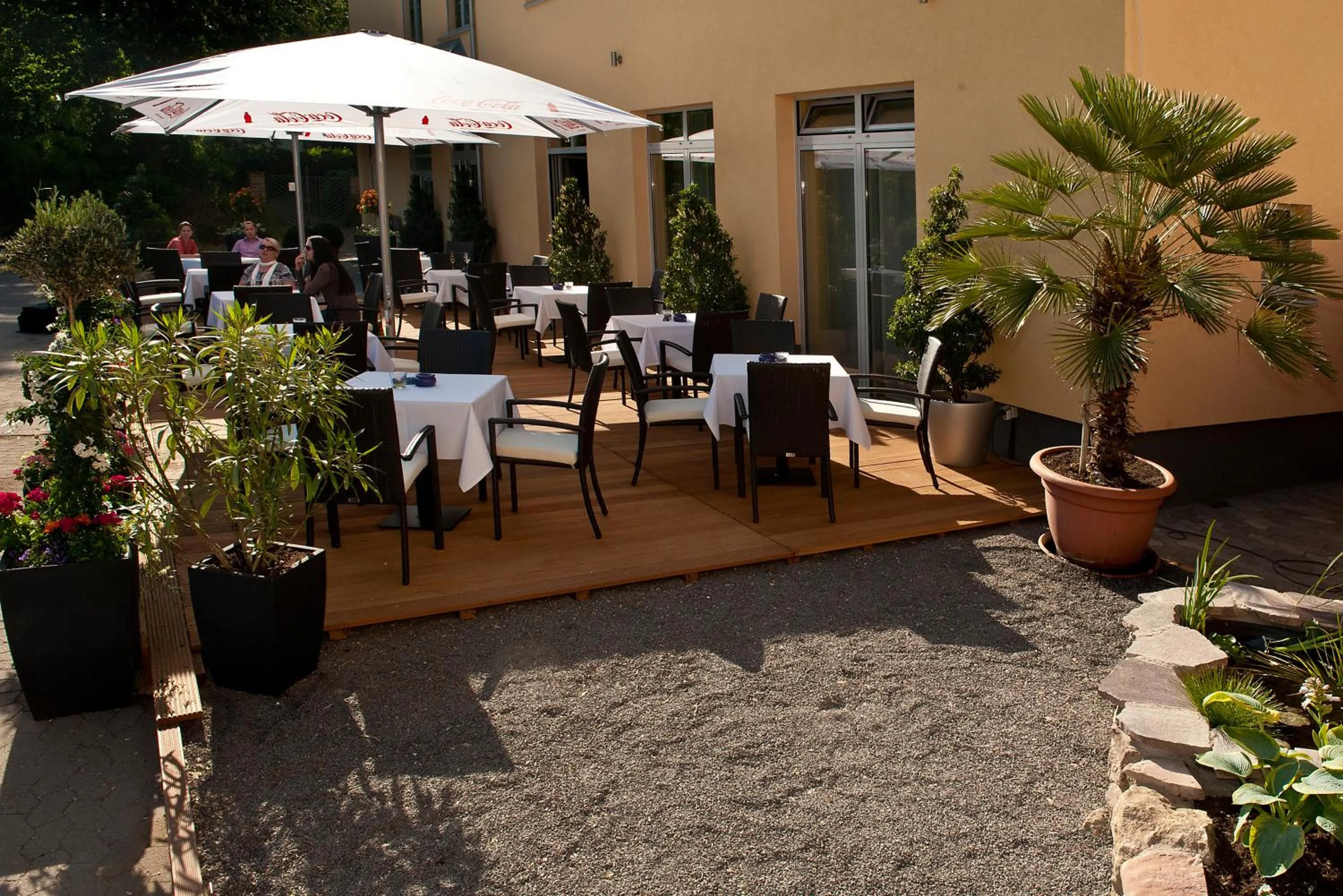 Restaurant/Places to Eat in Am Schlosspark