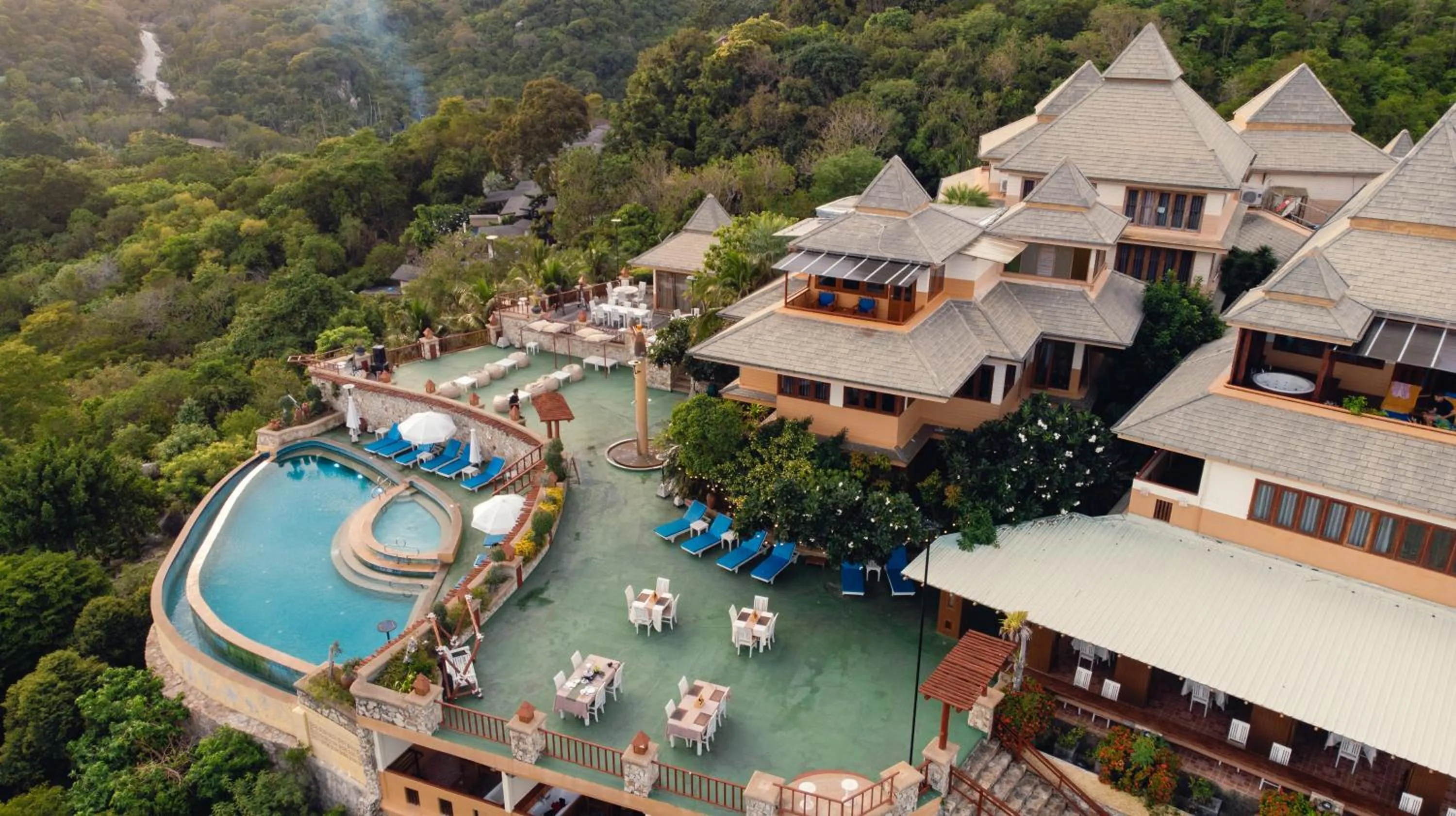 Property building in Ko Tao Paradise Resort