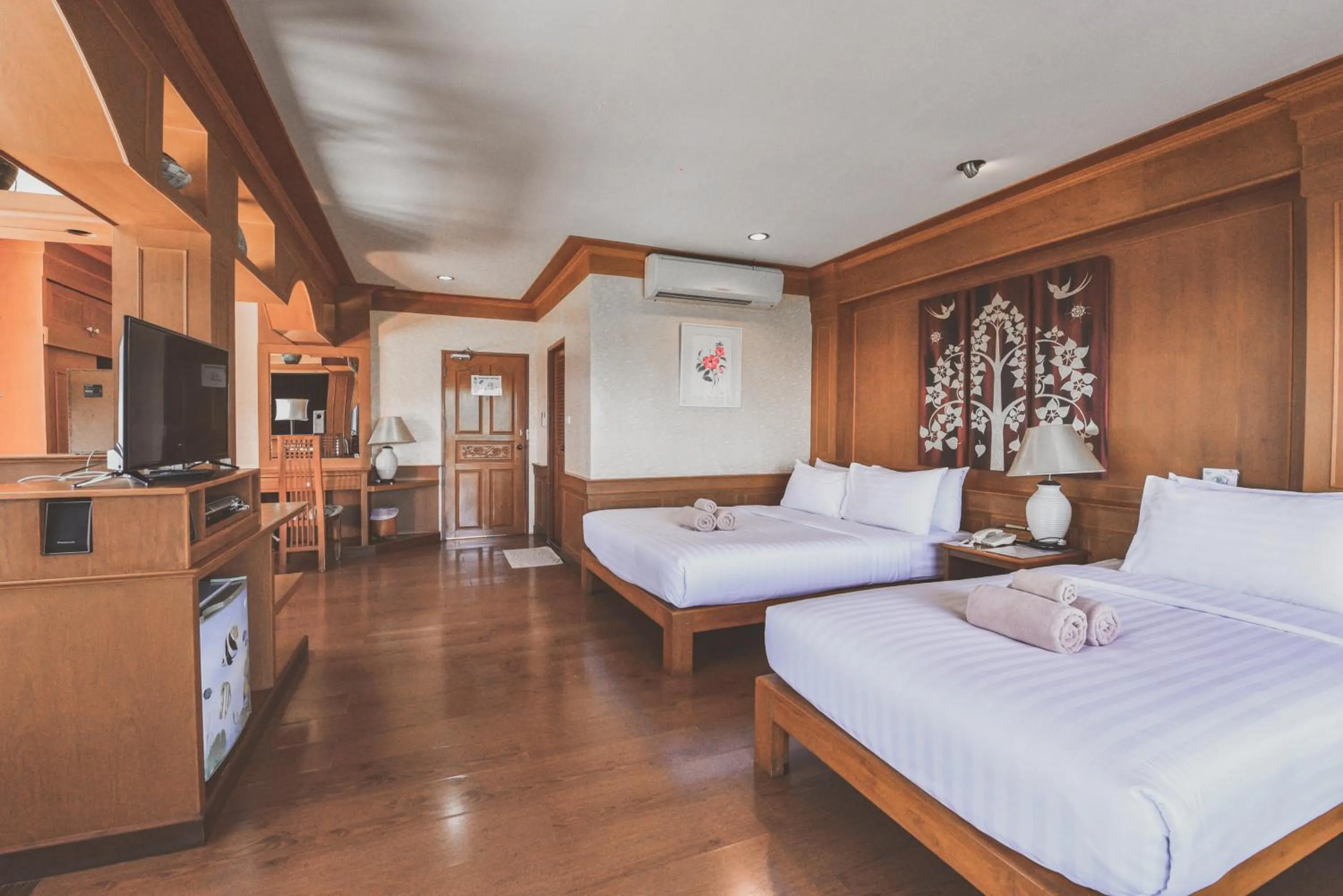 Bed in Ko Tao Paradise Resort