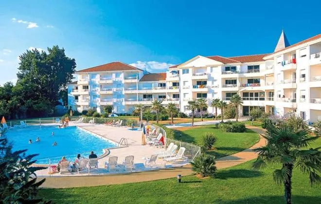 Property building in Residence Thalassa