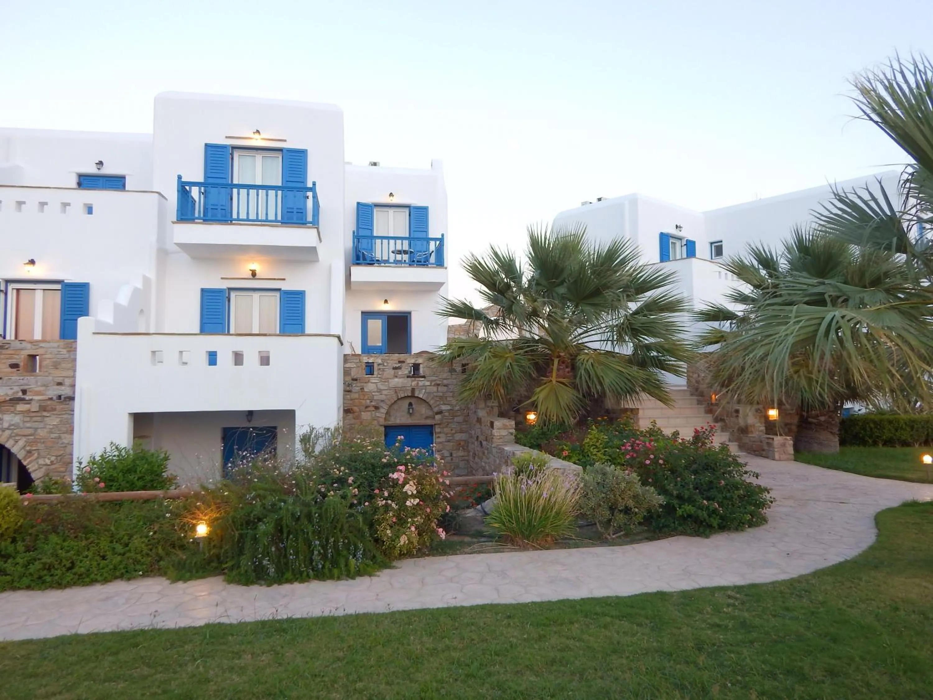 Facade/entrance in Dolphin Kastraki Studios