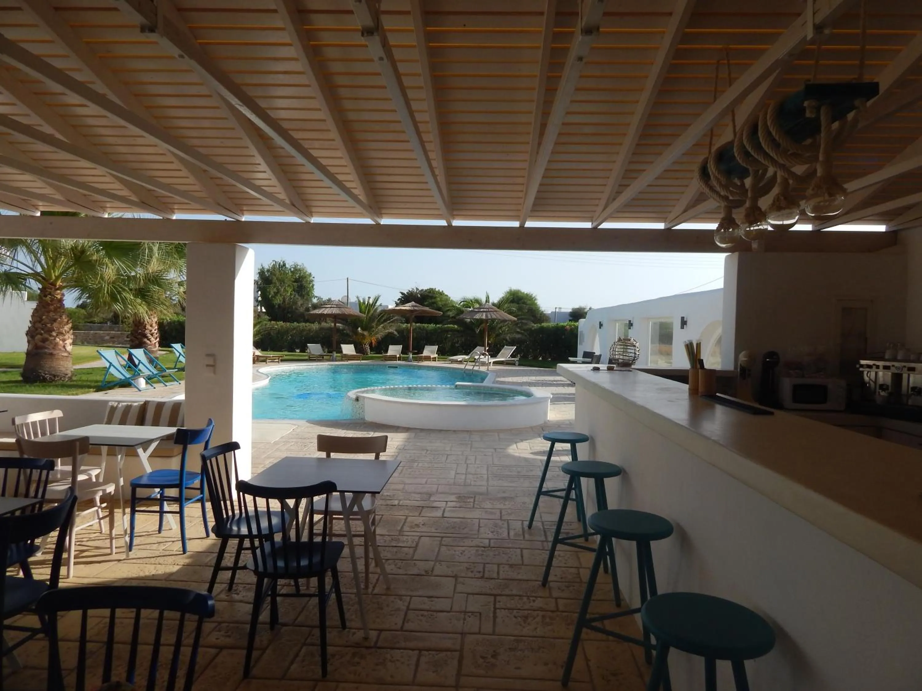 Lounge or bar in Dolphin Kastraki Studios