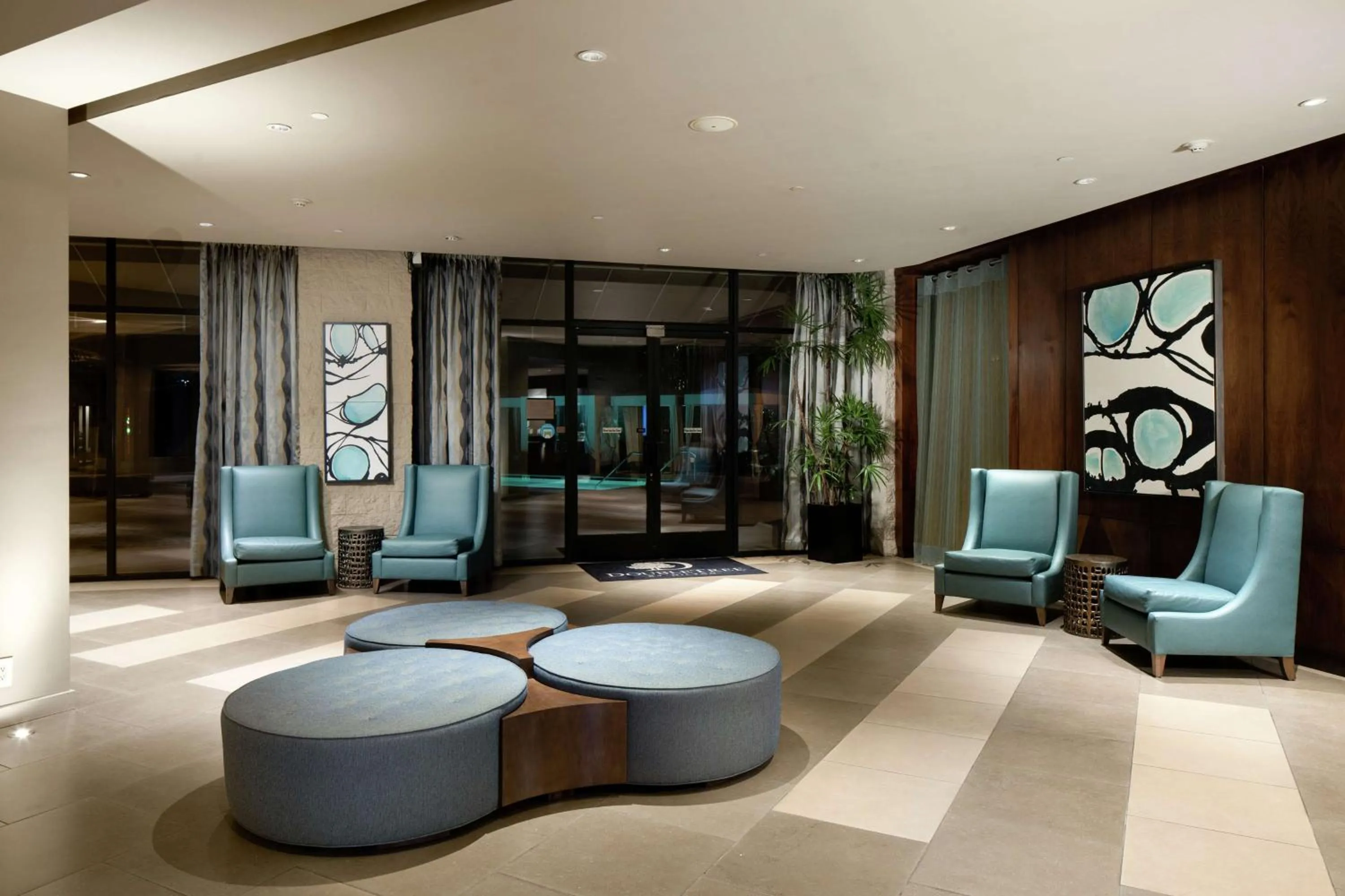 Lobby or reception in DoubleTree by Hilton Monrovia - Pasadena Area