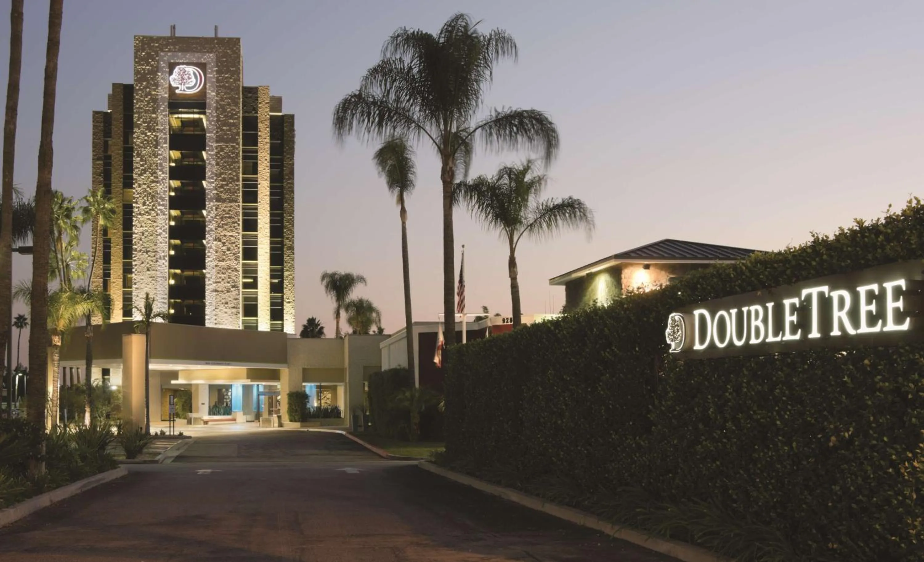 Property building in DoubleTree by Hilton Monrovia - Pasadena Area