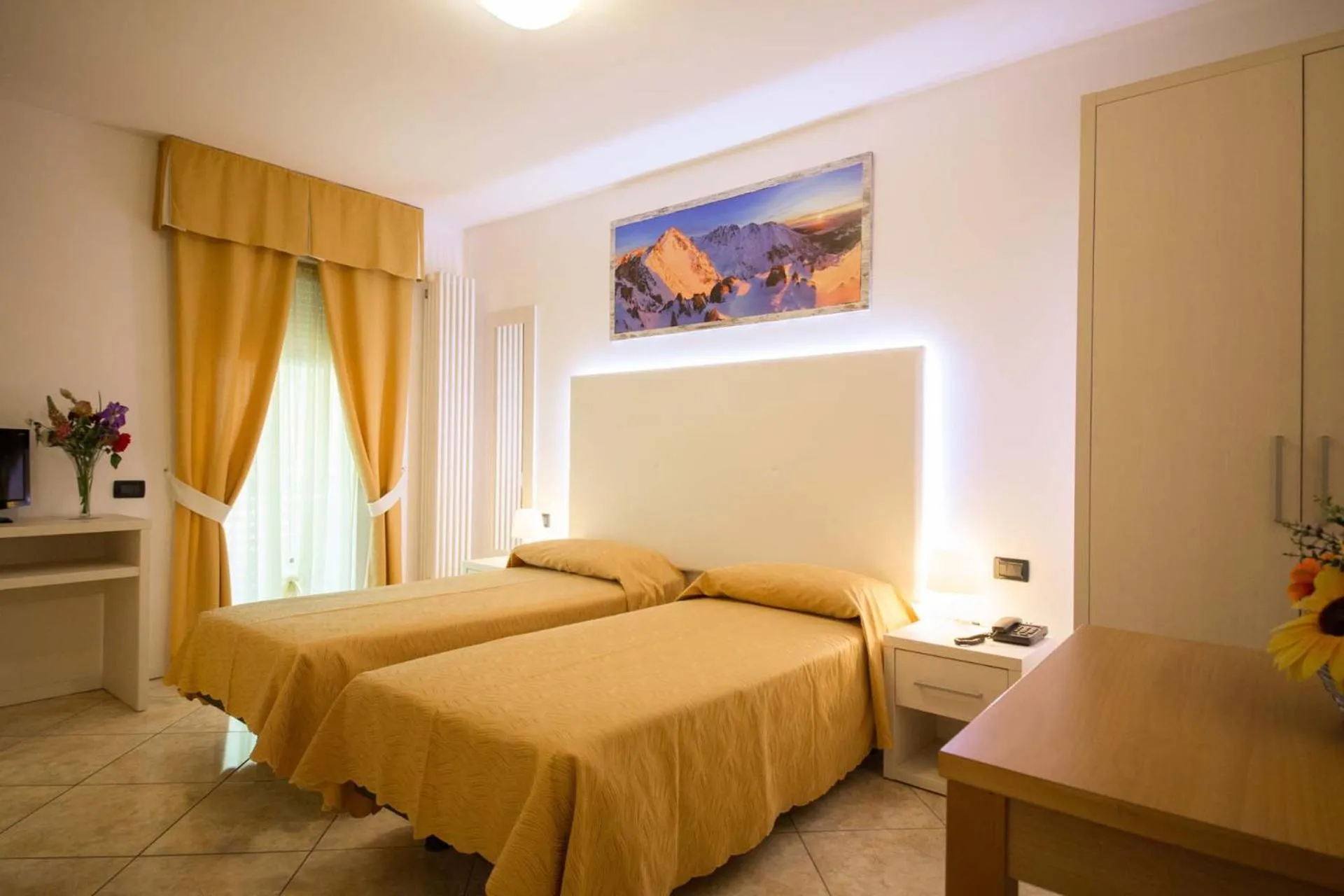 Bed in Residence Hotel Miralago