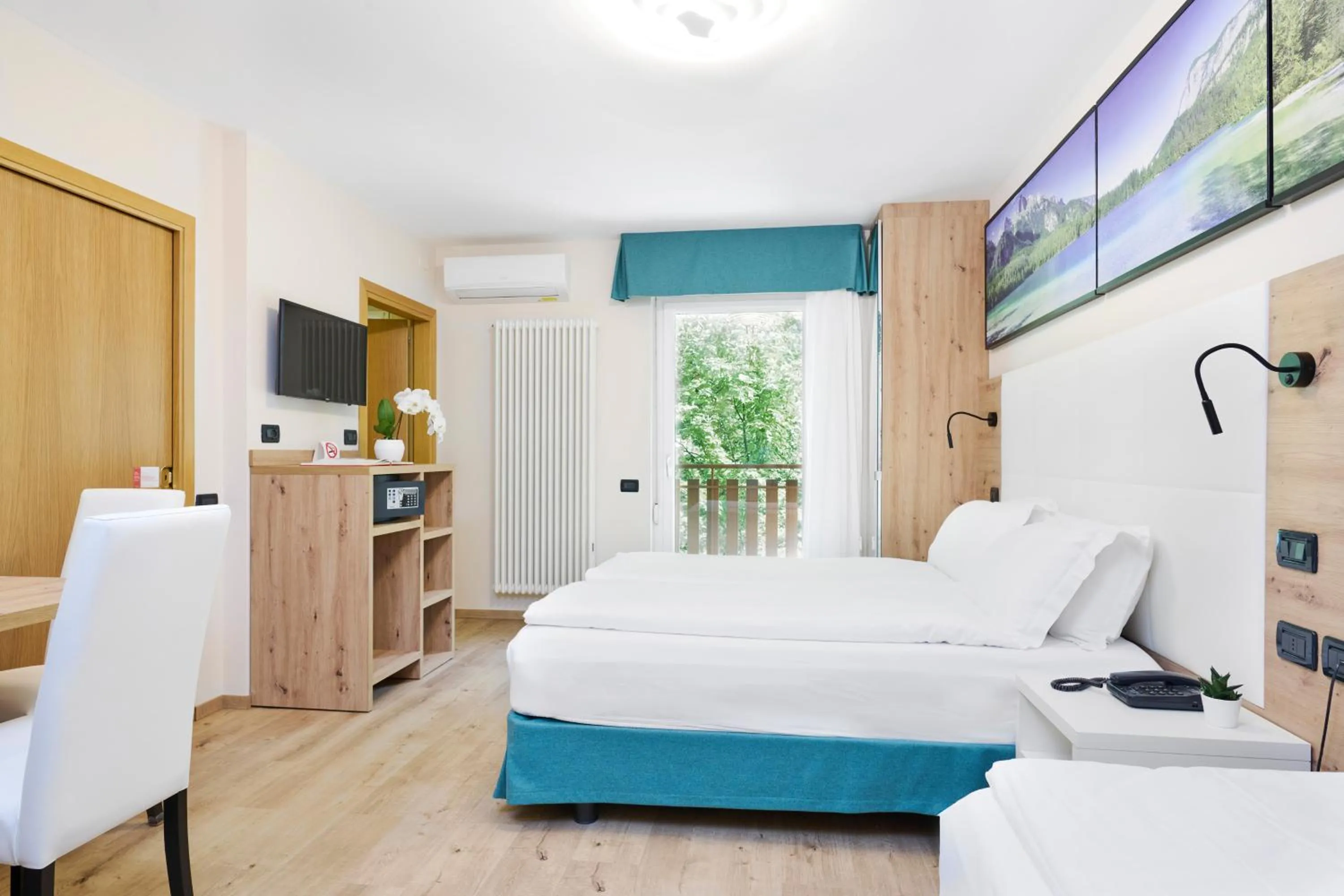 Photo of the whole room, Bed in Residence Hotel Miralago